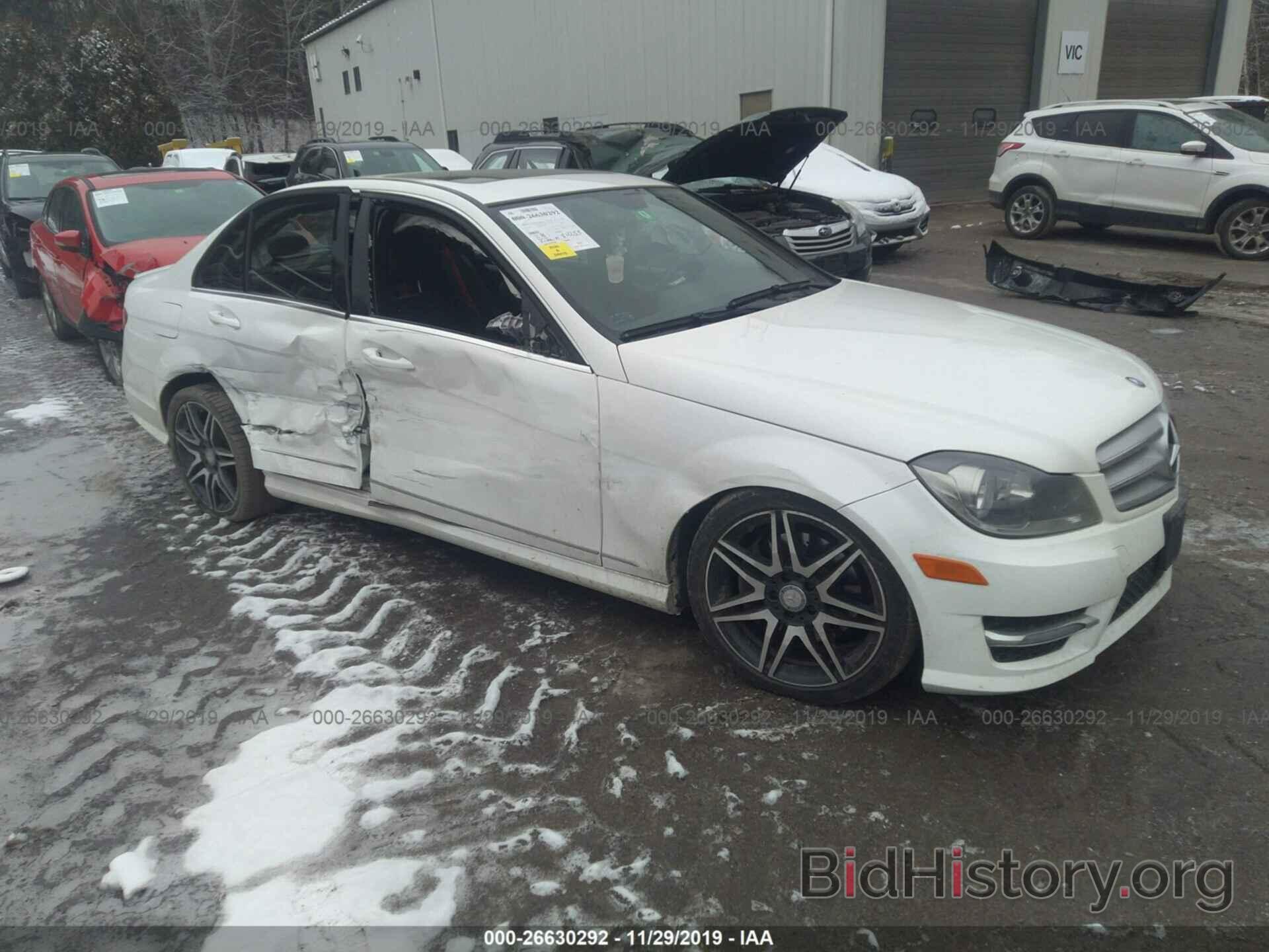 Photo WDDGF8AB2DR260449 - MERCEDES-BENZ C 2013