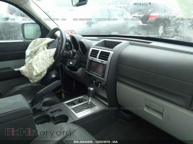2008 Dodge NITRO (VIN 1D8GU58K38W151740) — photo 5 of 11