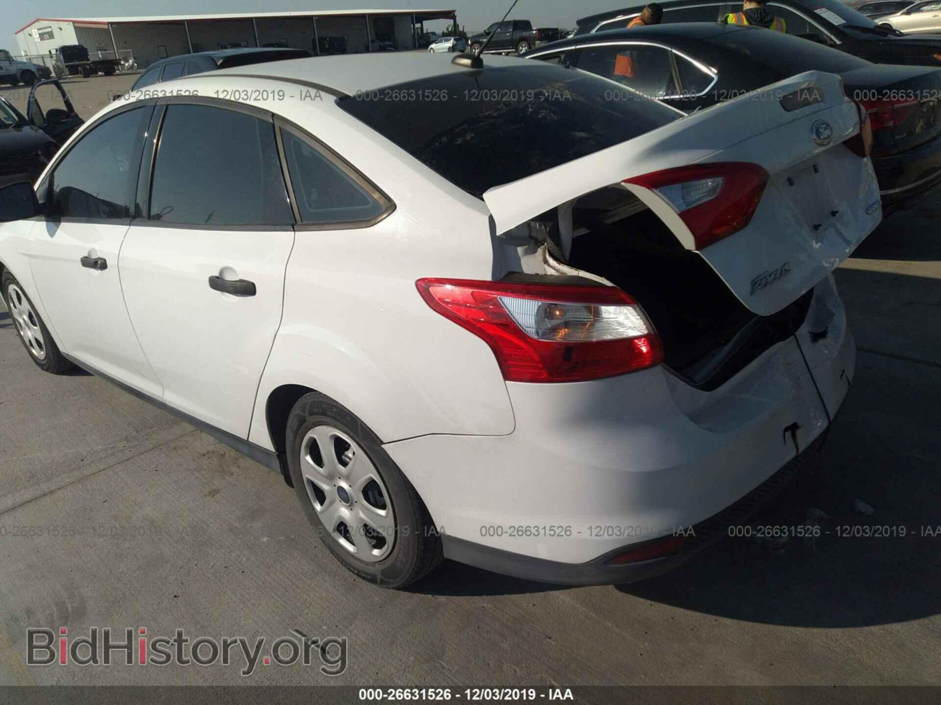2014 Ford Focus - VIN: 1FADP3E22EL168212 - Photo 3