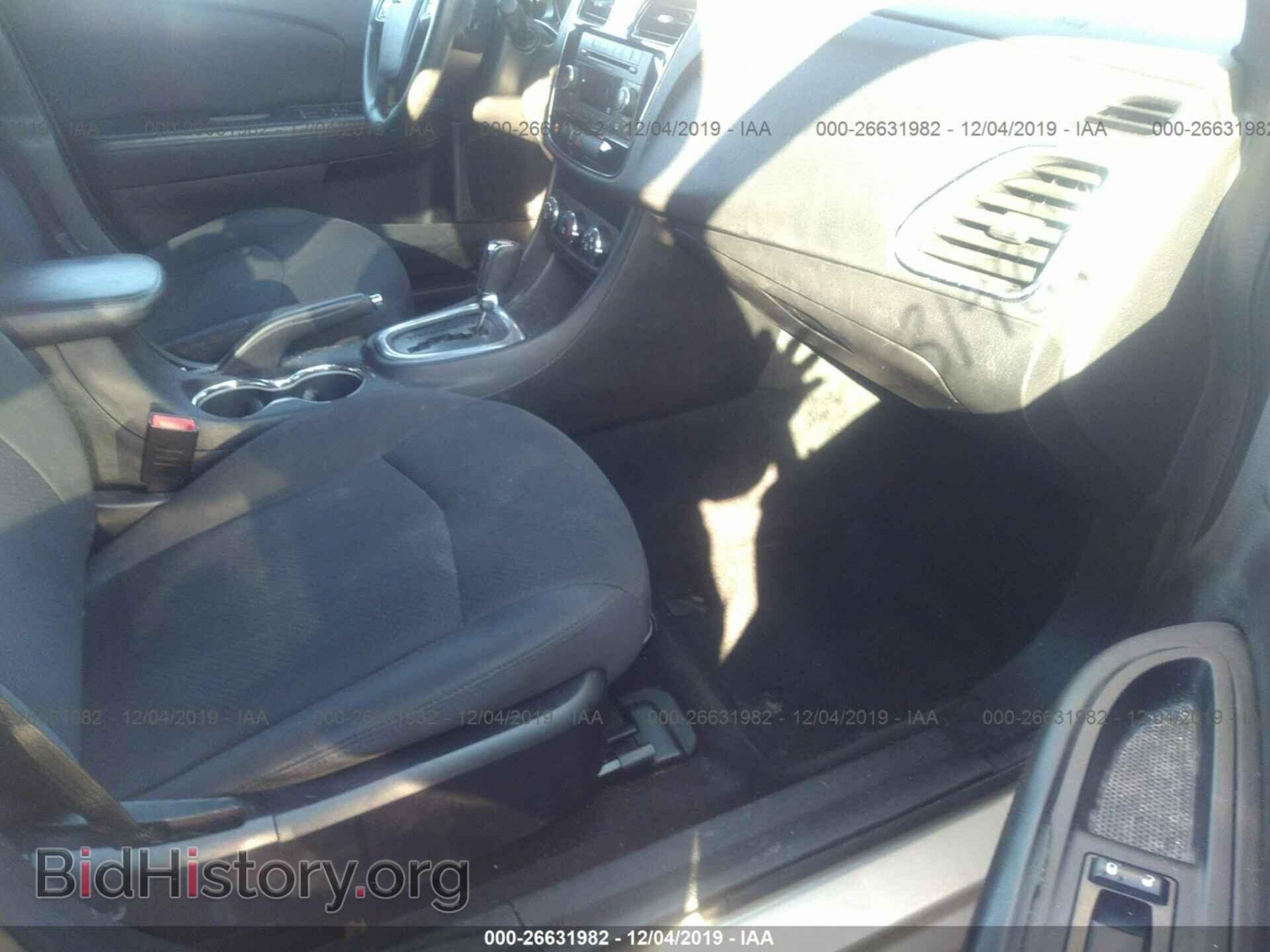 2013 Chrysler 200 - VIN: 1C3CCBAB8DN641703 - Фото 5