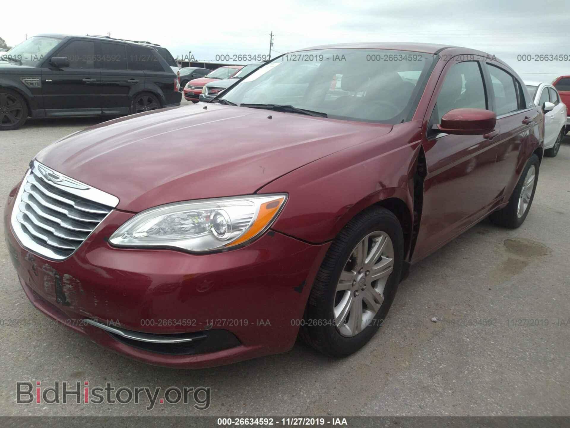 2013 CHRYSLER 200 - VIN: 1C3CCBAB1DN704558 - Фото 2