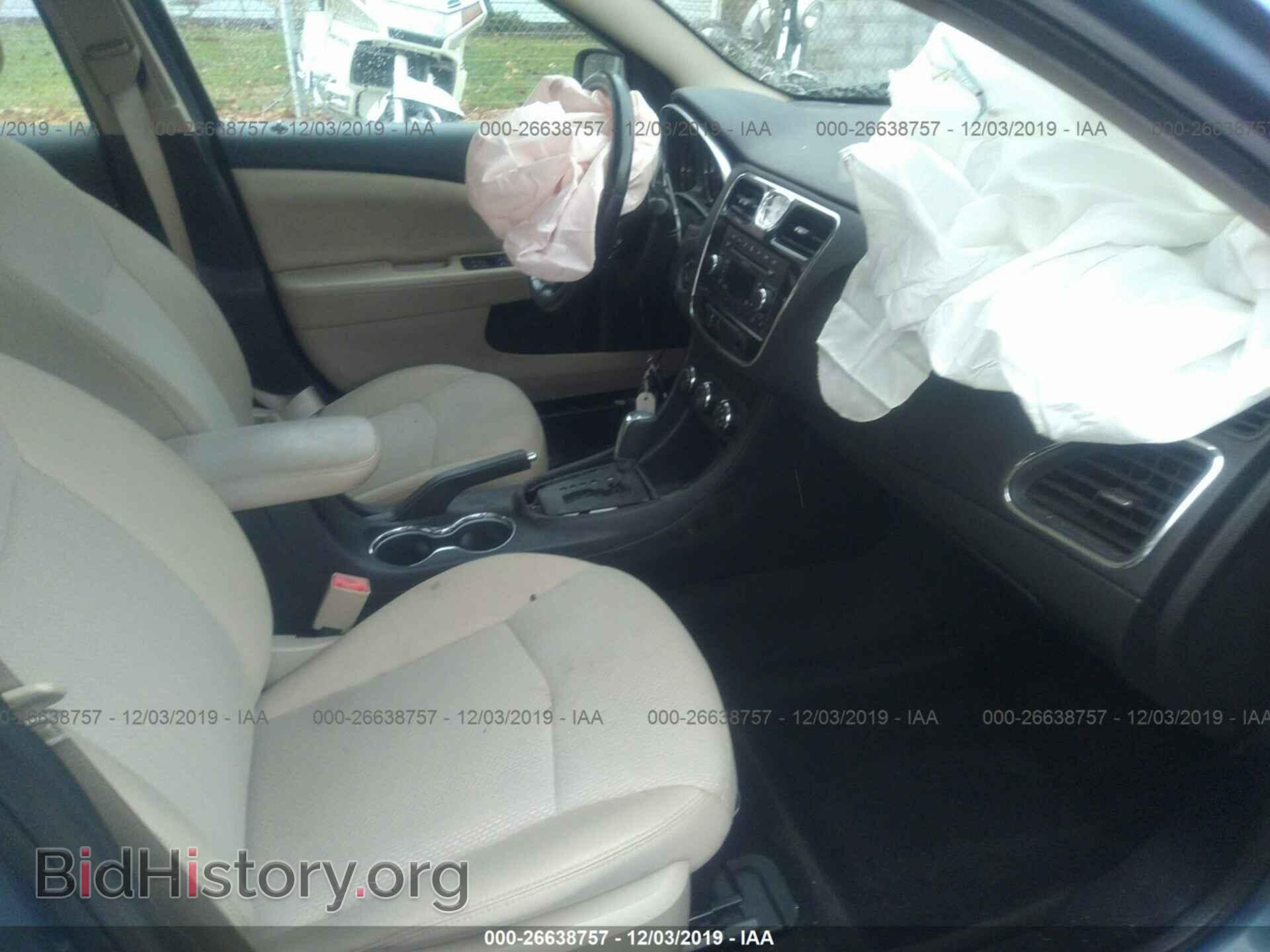 2011 CHRYSLER 200 - VIN: 1C3BC1FG2BN602936 - Фото 5