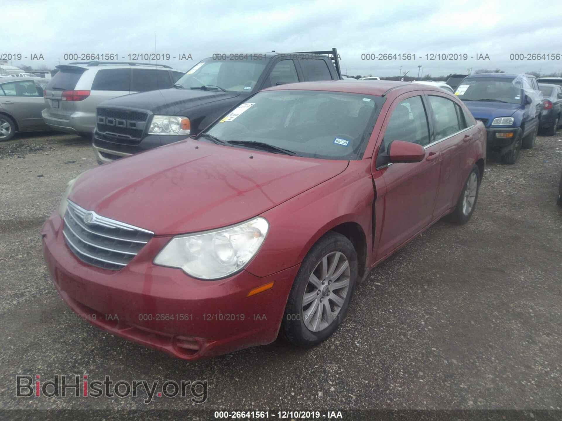 2010 CHRYSLER SEBRING - VIN: 1C3CC5FB7AN110563 - Фото 2