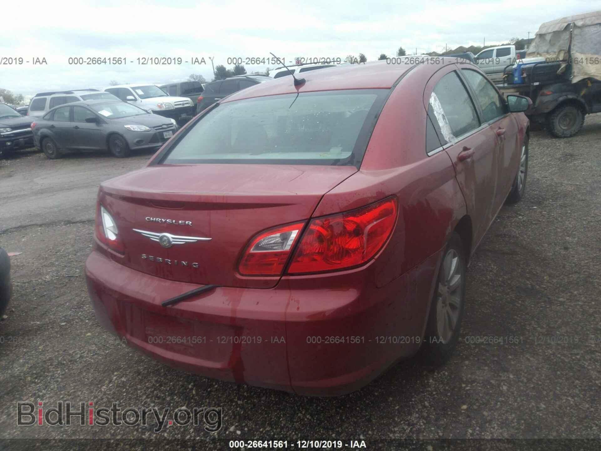 2010 CHRYSLER SEBRING - VIN: 1C3CC5FB7AN110563 - Фото 4