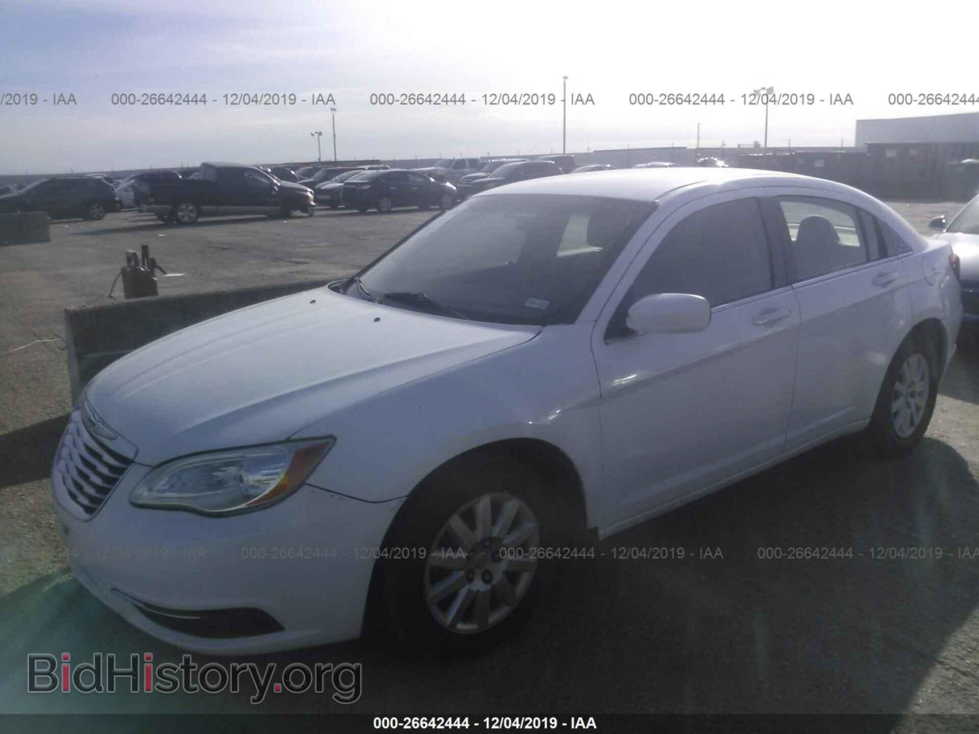 2012 Chrysler 200 - VIN: 1C3CCBAB4CN119455 - Фото 2