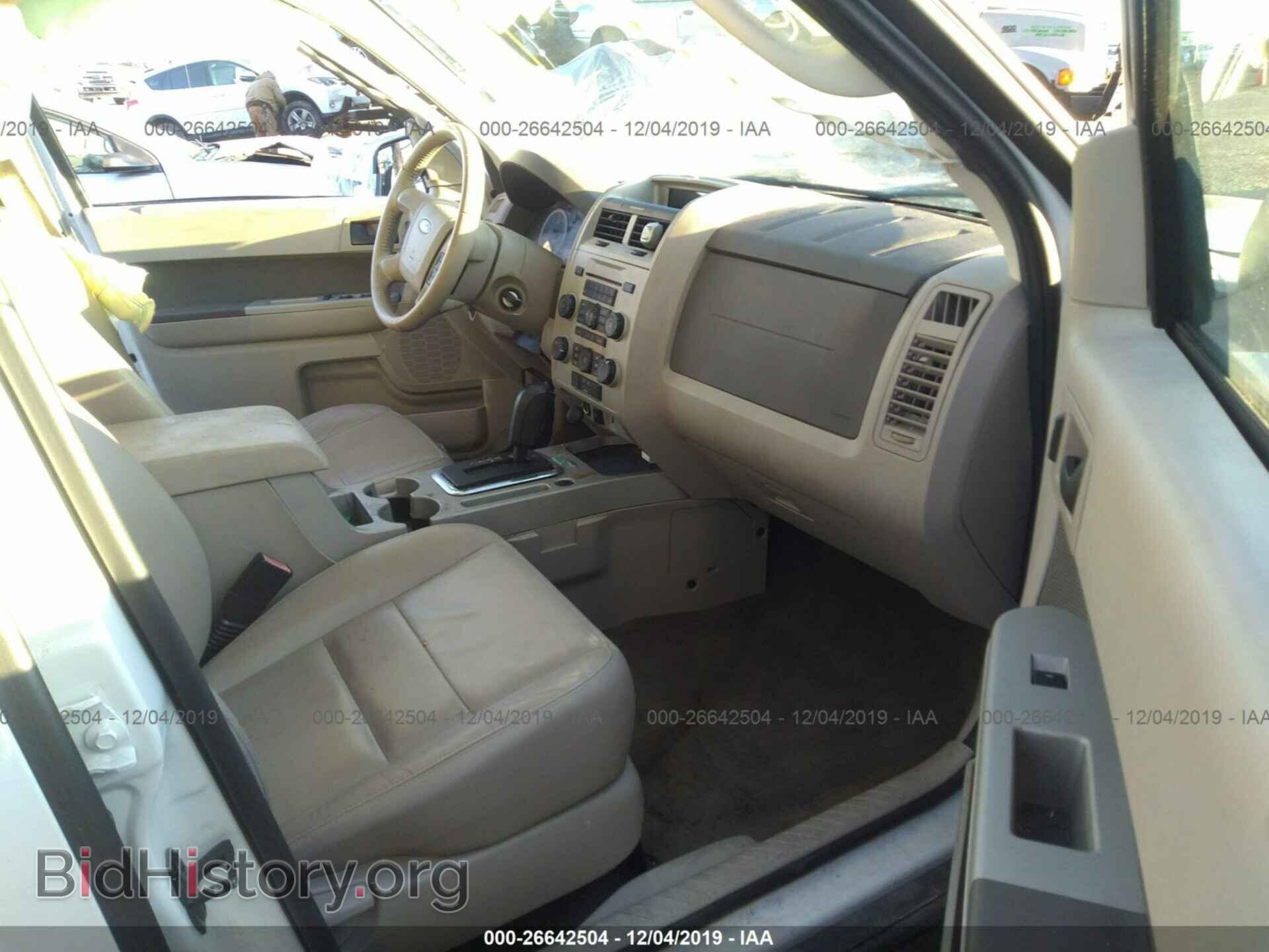 2011 Ford Escape - VIN: 1FMCU0D77BKA48865 - Фото 5