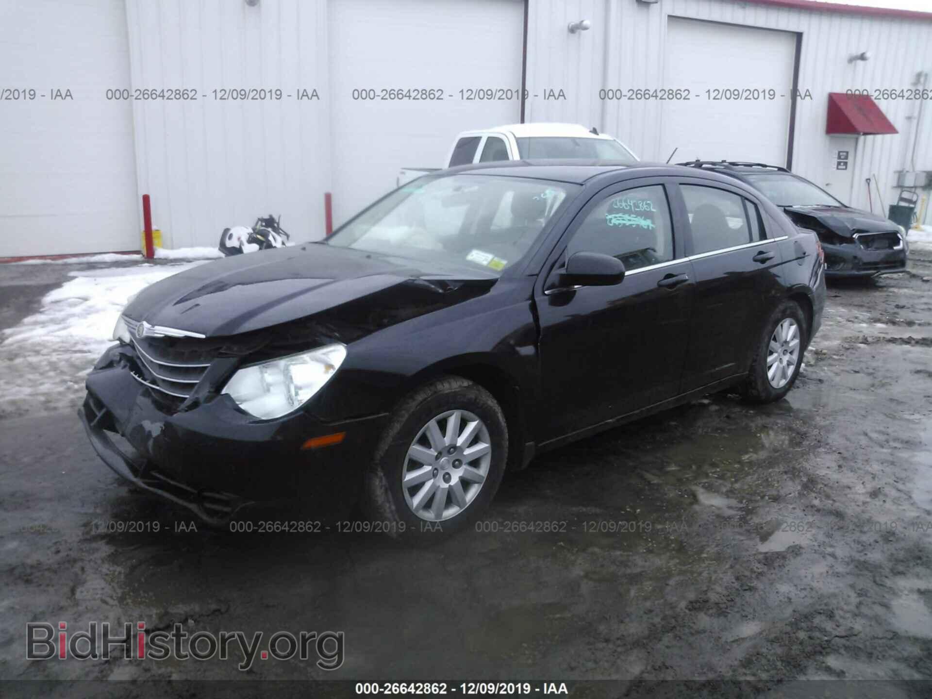 2010 CHRYSLER SEBRING - VIN: 1C3CC4FB8AN211542 - Фото 2