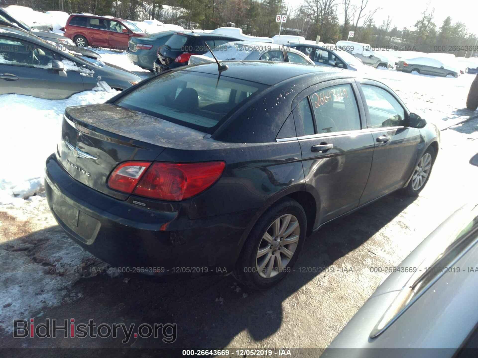 2010 CHRYSLER SEBRING - VIN: 1C3CC5FB4AN211527 - Фото 4