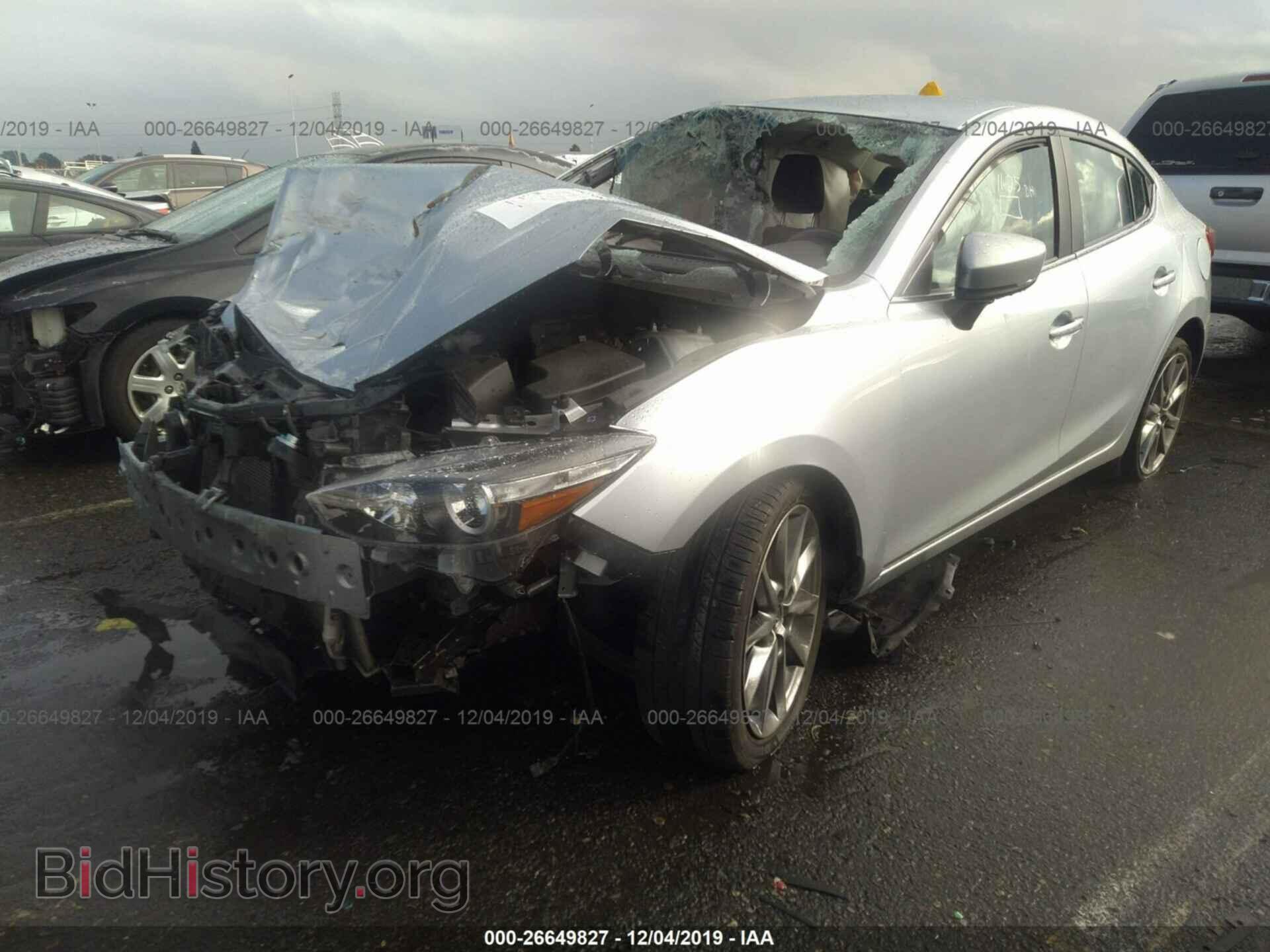 2018 MAZDA 3 - VIN: 3MZBN1V35JM190666 - Фото 2