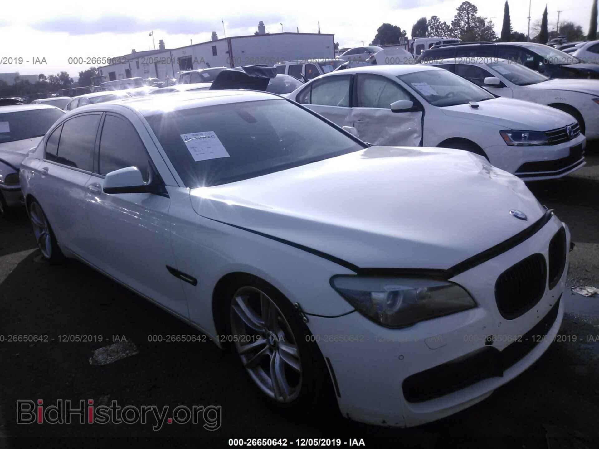 Photo WBAKB8C53CC964181 - BMW 750 2012