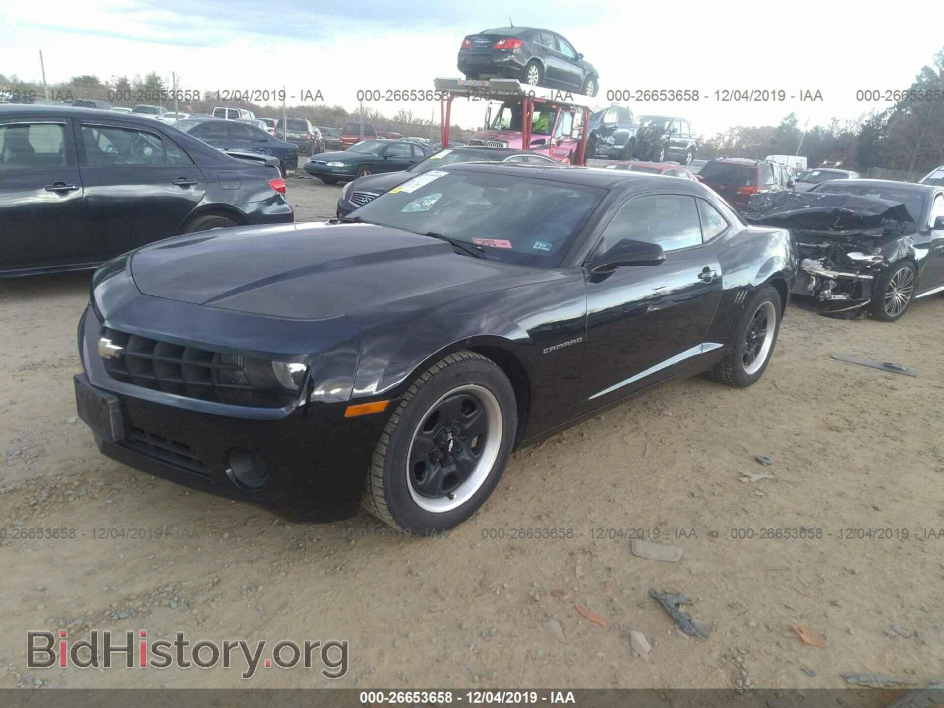 2011 Chevrolet Camaro - VIN: 2G1FA1EDXB9143290 - Фото 2