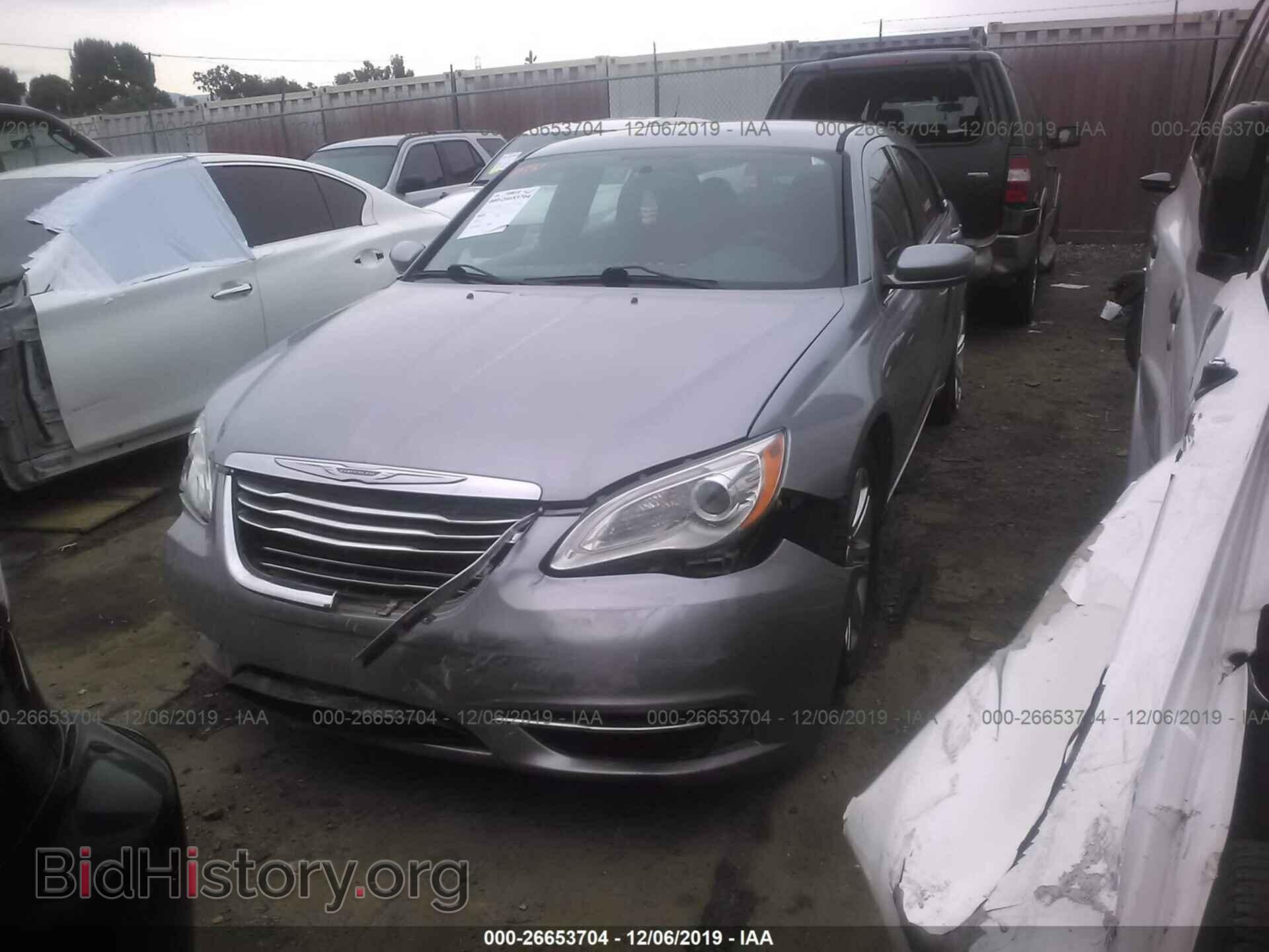 2013 CHRYSLER 200 - VIN: 1C3CCBBB2DN513312 - Фото 2