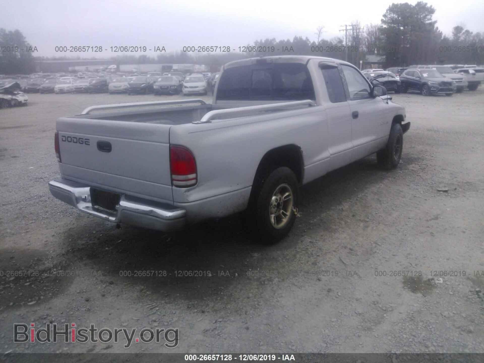 2000 Dodge Dakota - VIN: 1B7GL22X2YS528070 - Фото 4