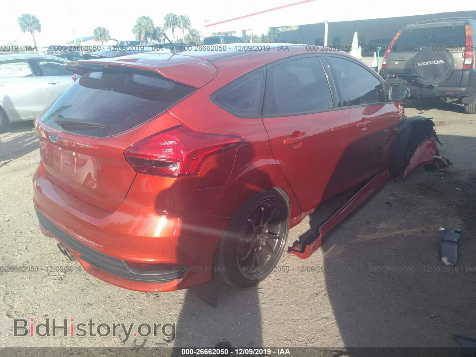 2018 Ford Focus - VIN: 1FADP3L97JL325470 - Фото 4