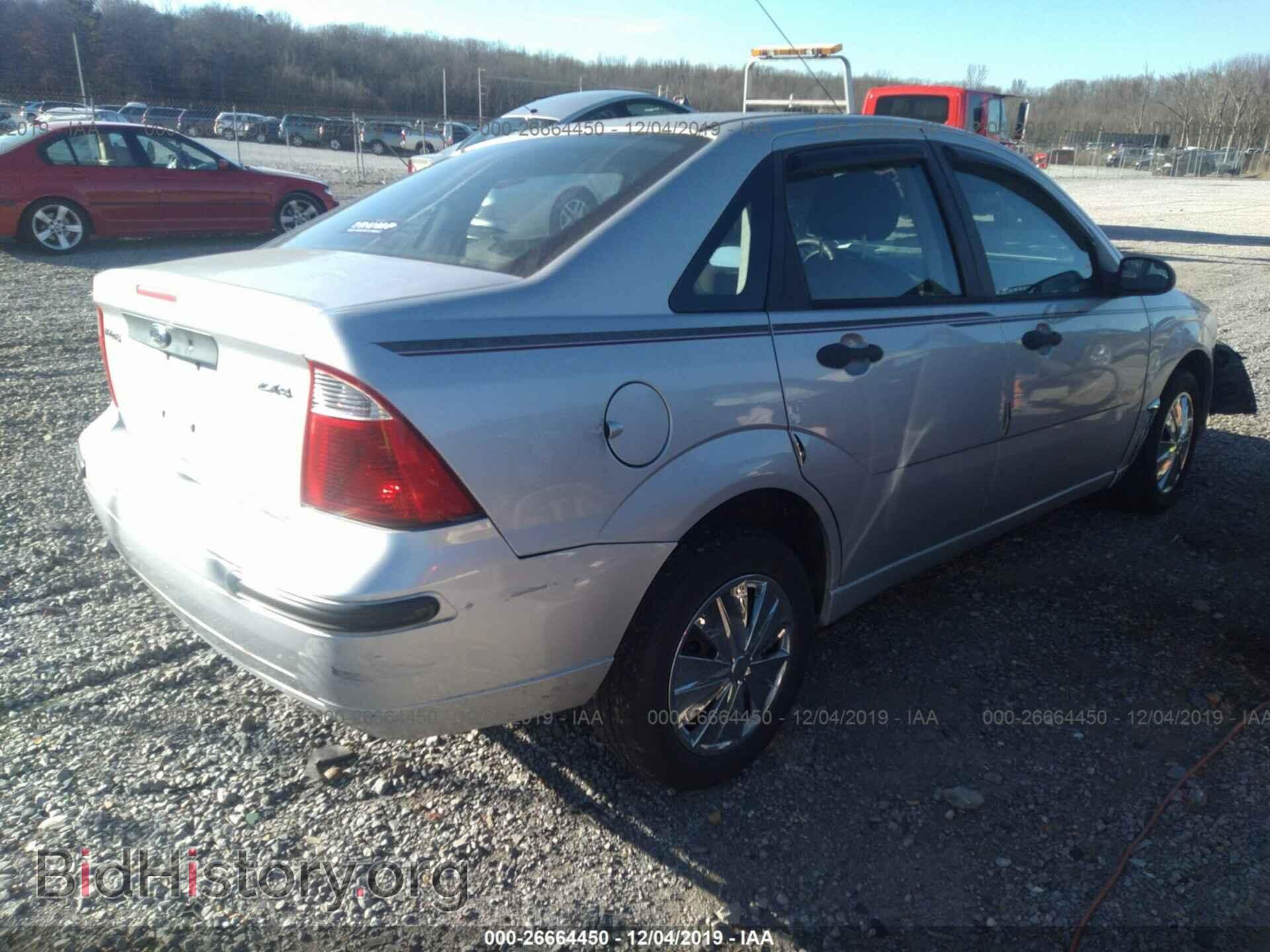2006 Ford Focus - VIN: 1FAFP34N96W201209 - Фото 4