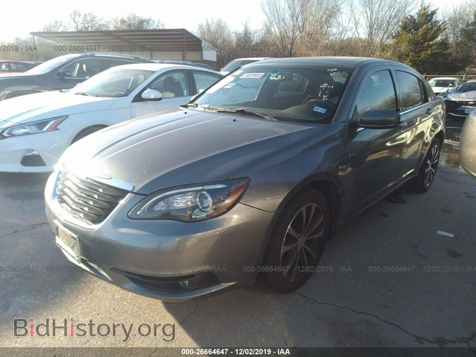 2012 CHRYSLER 200 - VIN: 1C3CCBHG9CN210318 - Фото 2