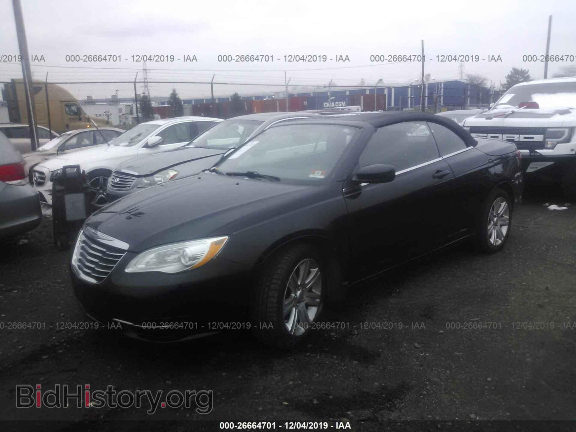 2013 CHRYSLER 200 - VIN: 1C3BCBEG4DN631946 - Фото 2