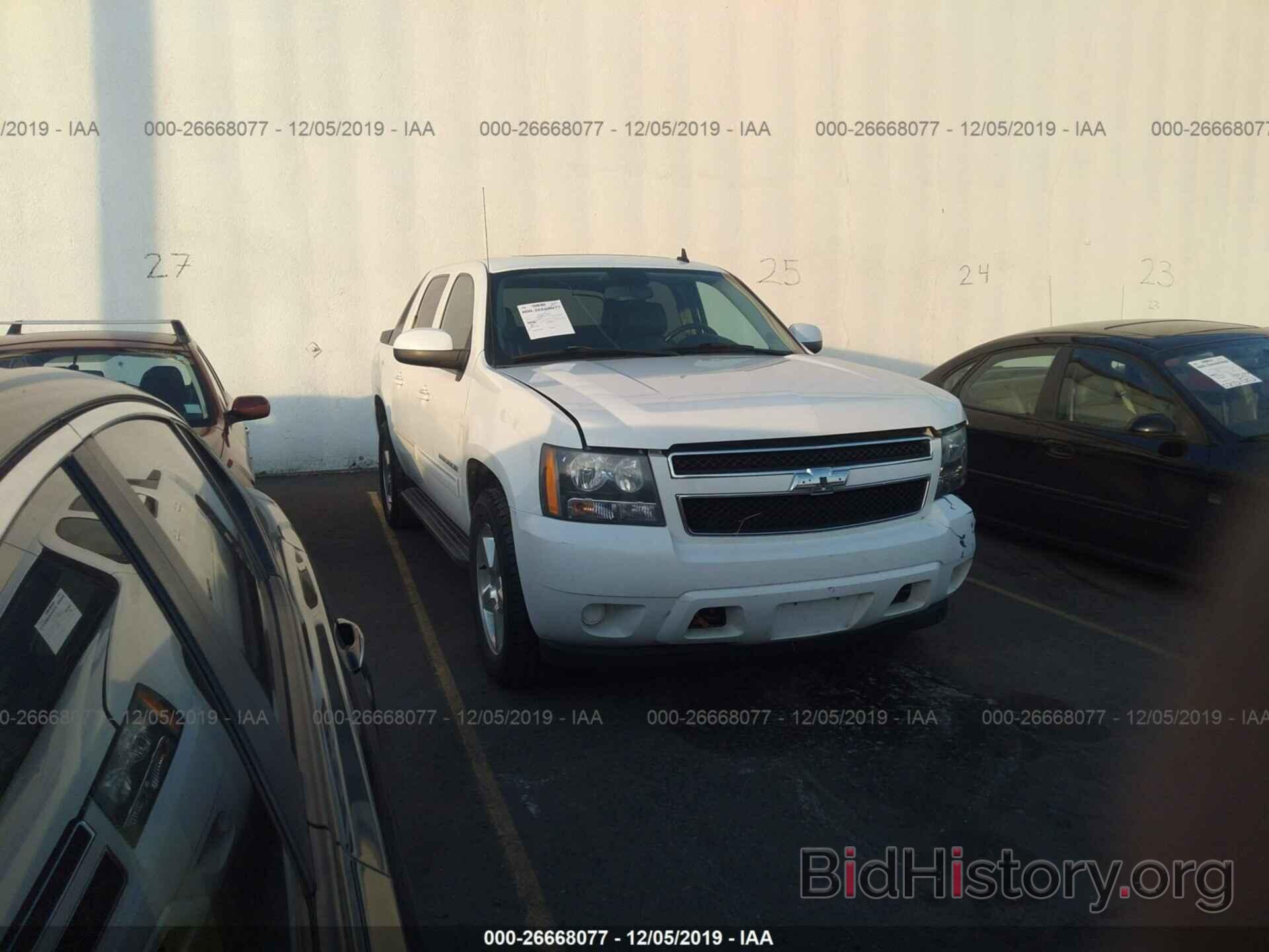 Photo 3GNVKEE05AG118538 - CHEVROLET AVALANCHE 2010