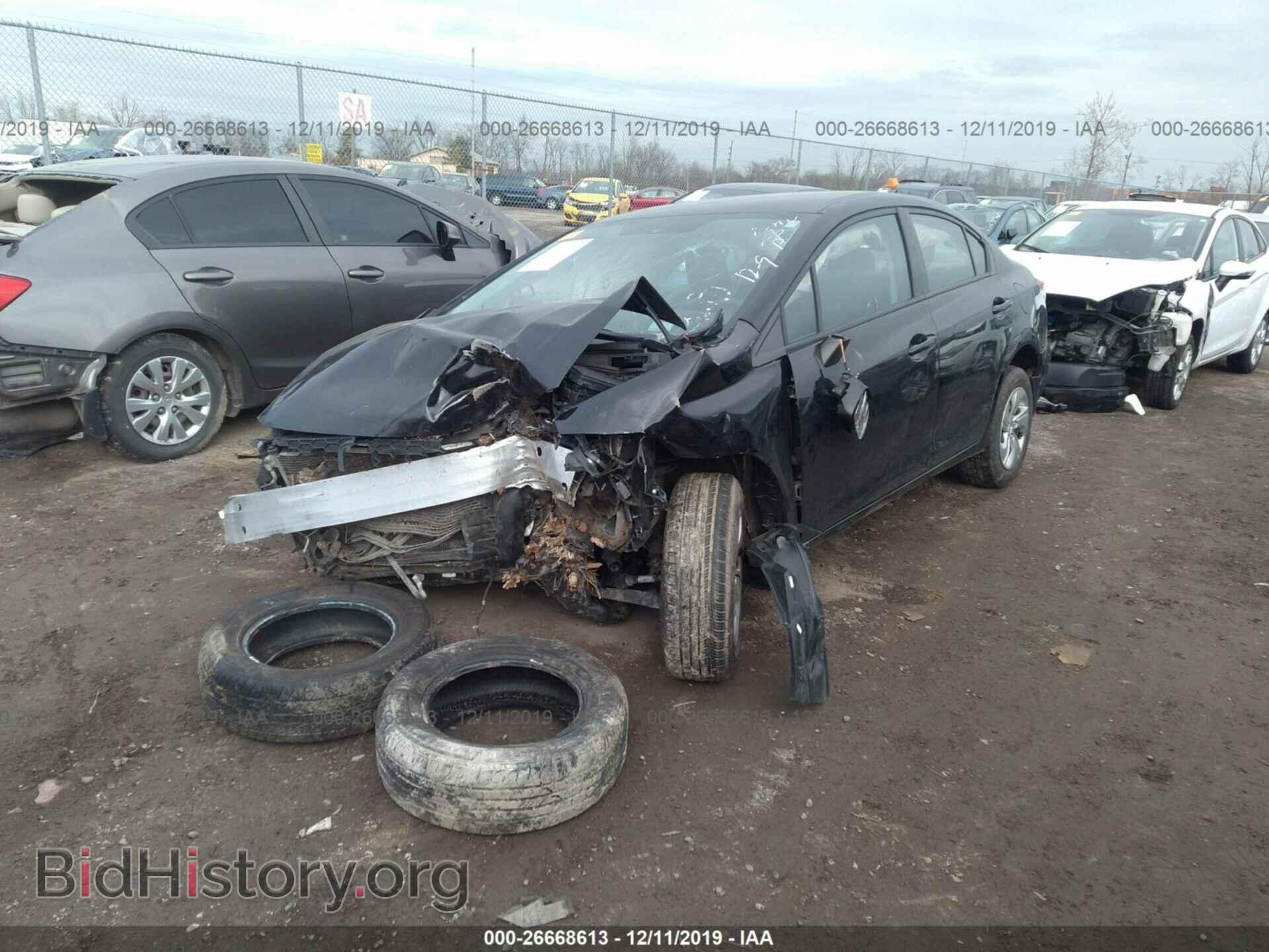 2014 Honda Civic - VIN: 19XFB2F56EE268777 - Фото 2