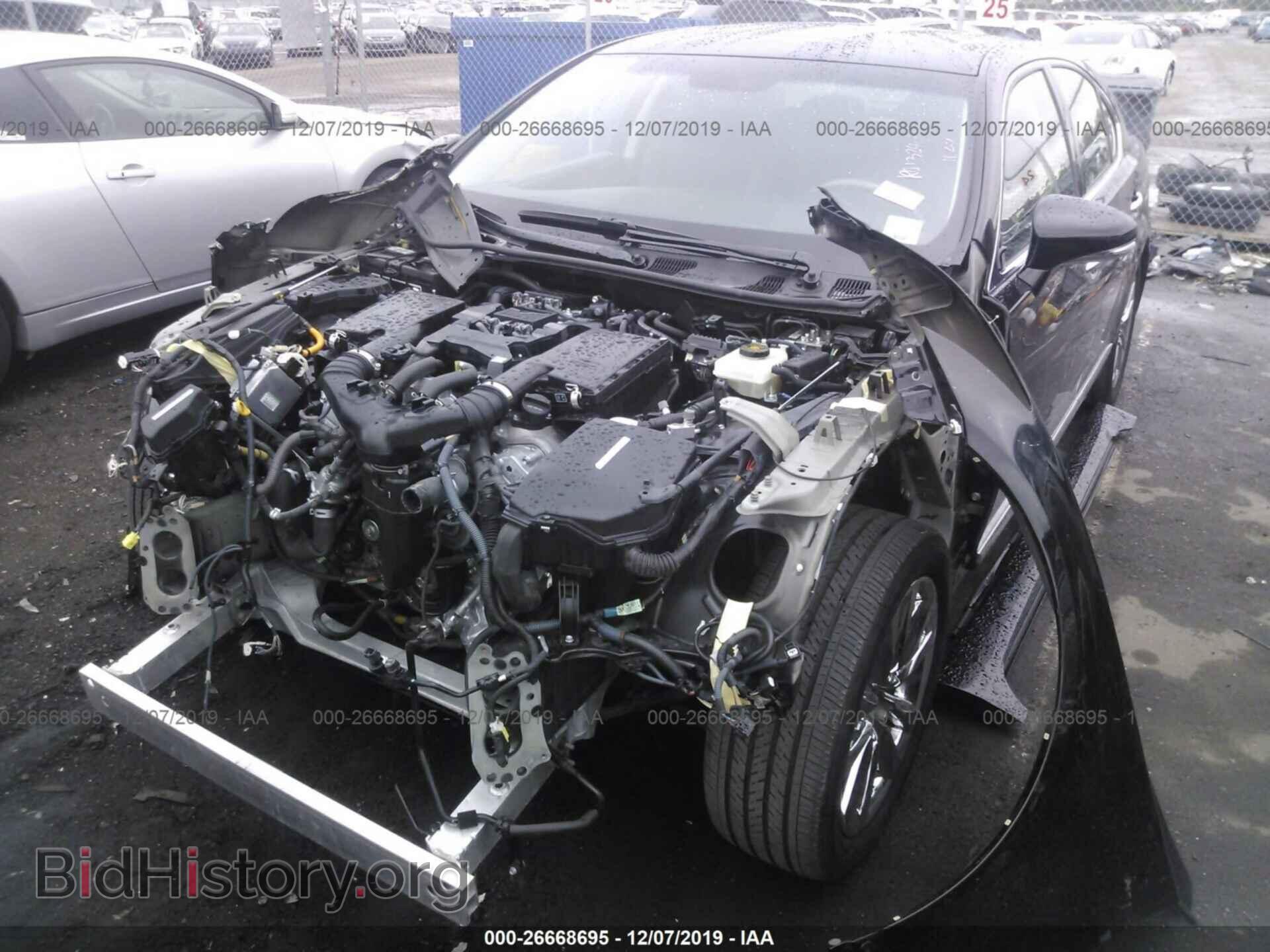 2016 Lexus LS - VIN: JTHBL5EF3G5140548 - Photo 2