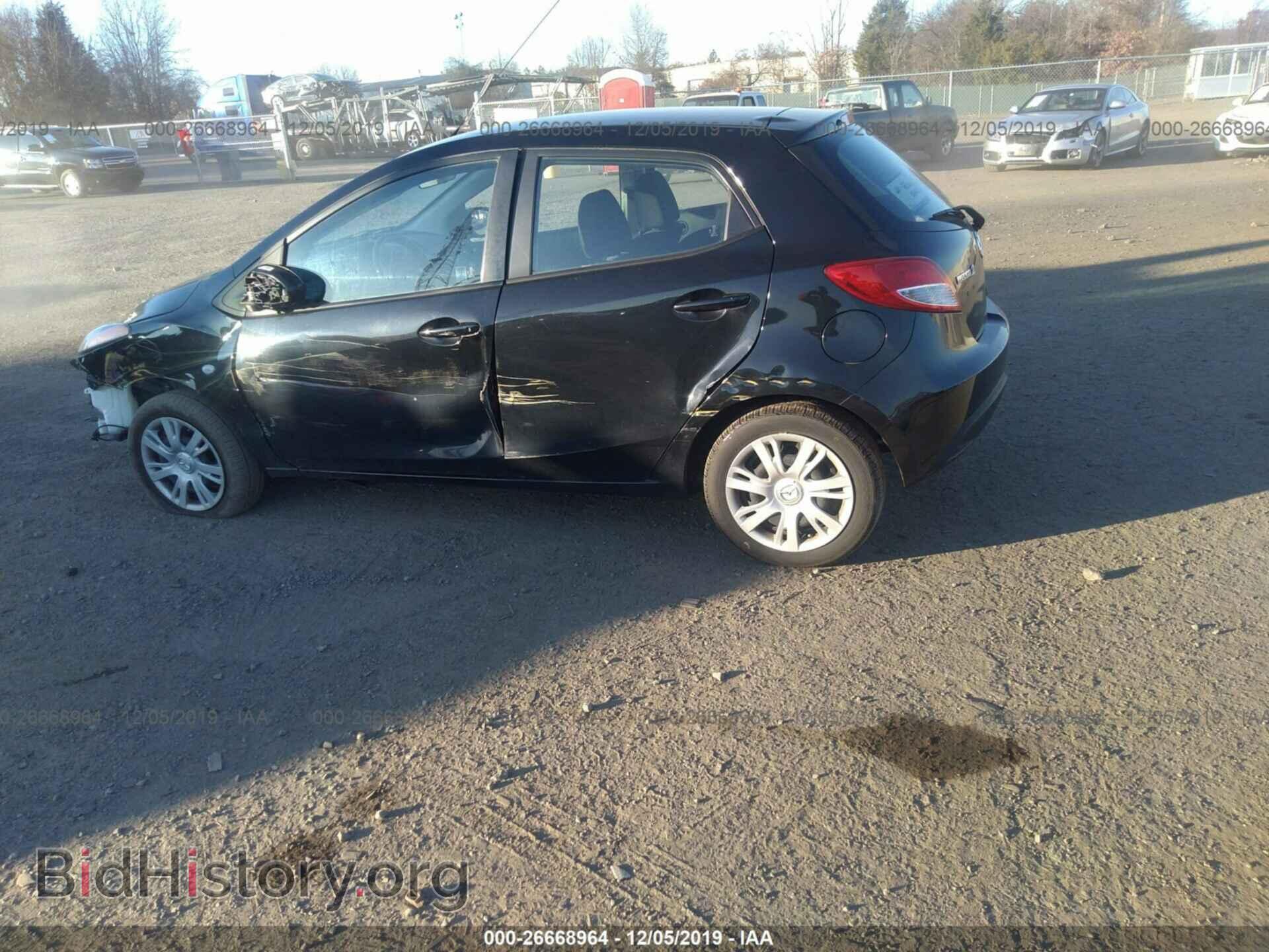 2014 MAZDA MAZDA2 - VIN: JM1DE1KZ8E0172529 - Фото 3