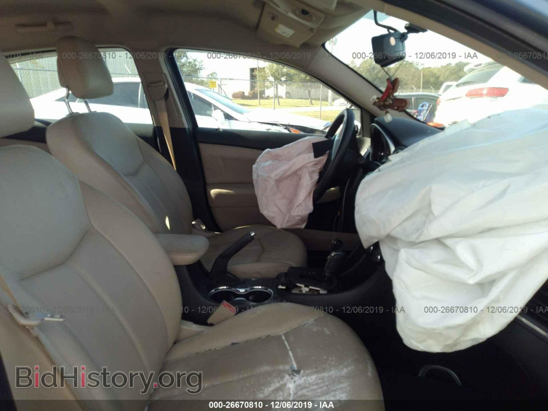 2011 CHRYSLER 200 - VIN: 1C3BC2FB2BN533711 - Photo 5