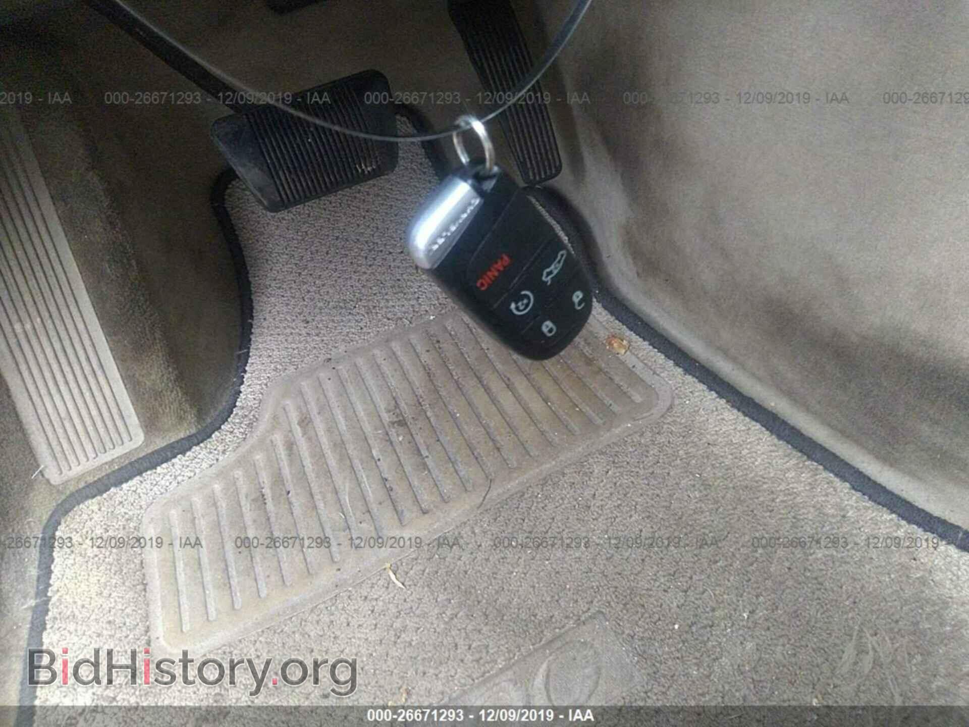 2013 Chrysler 300c - VIN: 2C3CCAPT5DH564355 - Фото 11