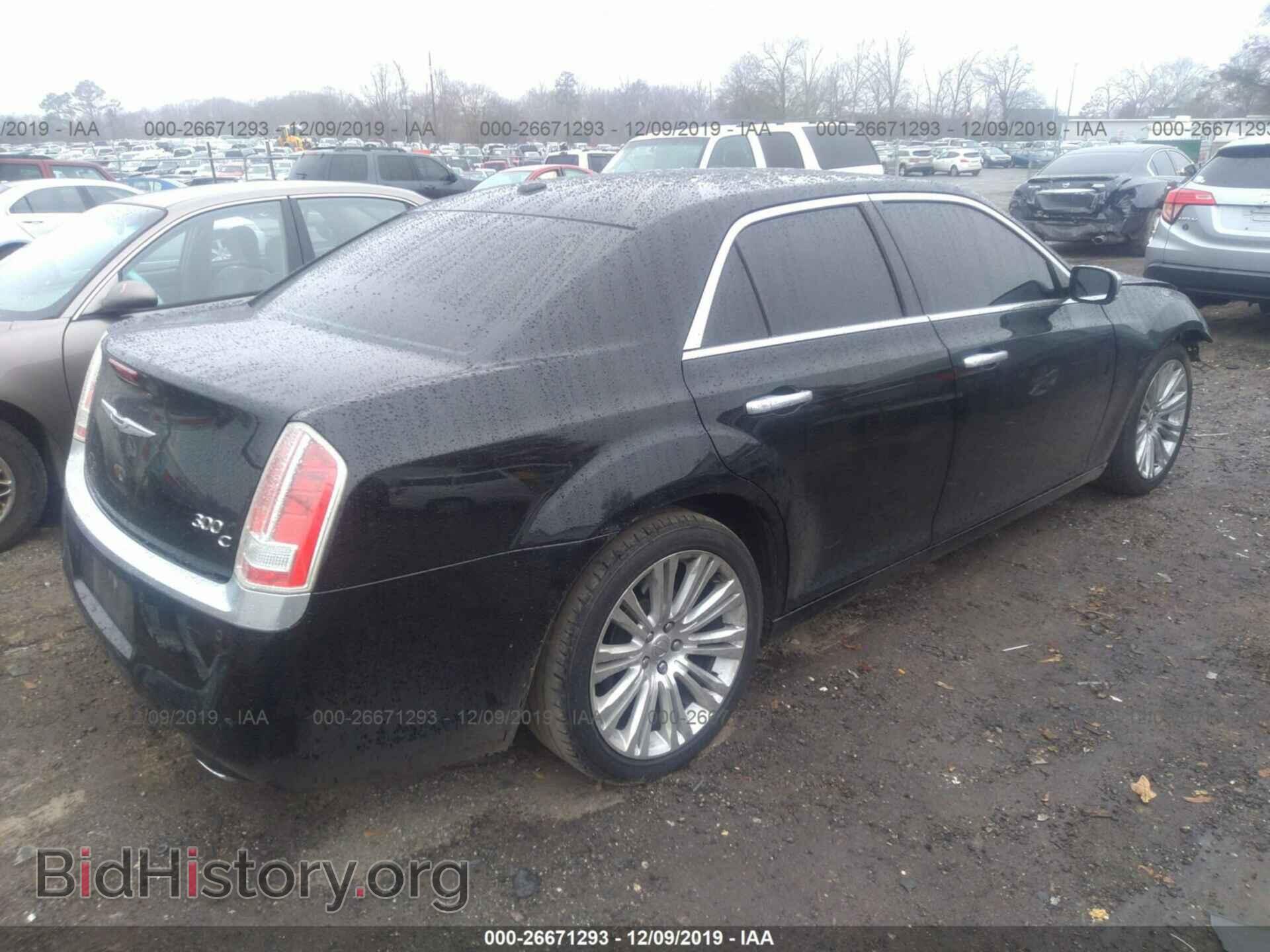 2013 Chrysler 300c - VIN: 2C3CCAPT5DH564355 - Фото 4