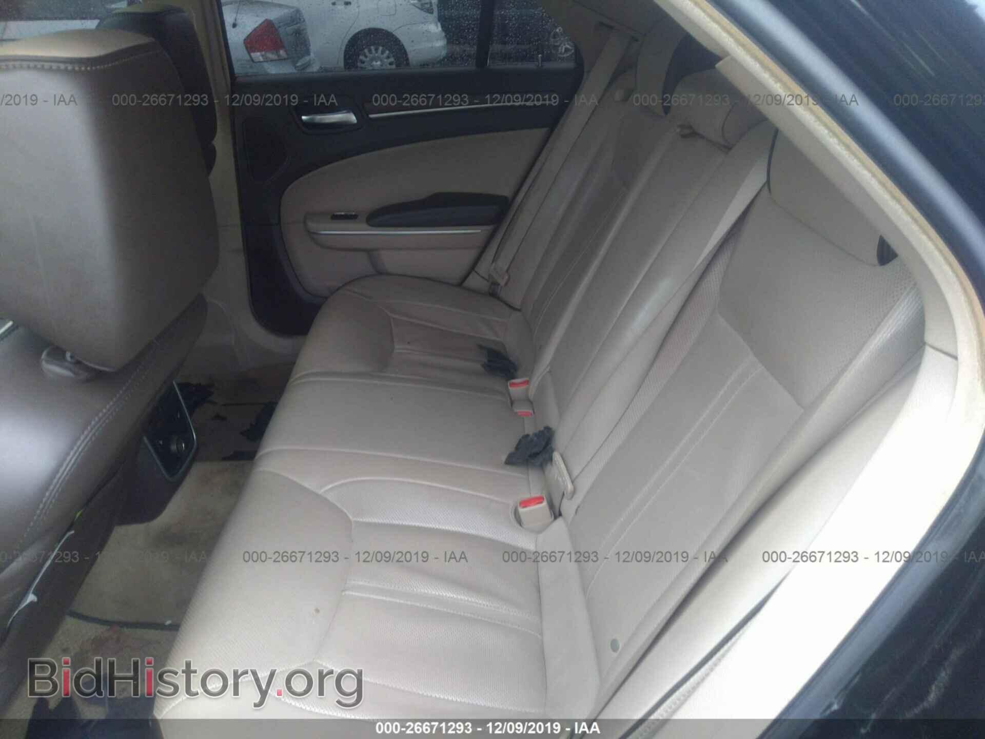 2013 Chrysler 300c - VIN: 2C3CCAPT5DH564355 - Фото 8