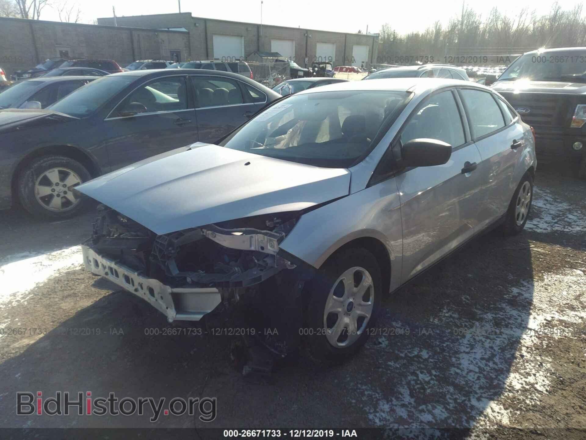 2016 Ford Focus - VIN: 1FADP3E2XGL292649 - Фото 2