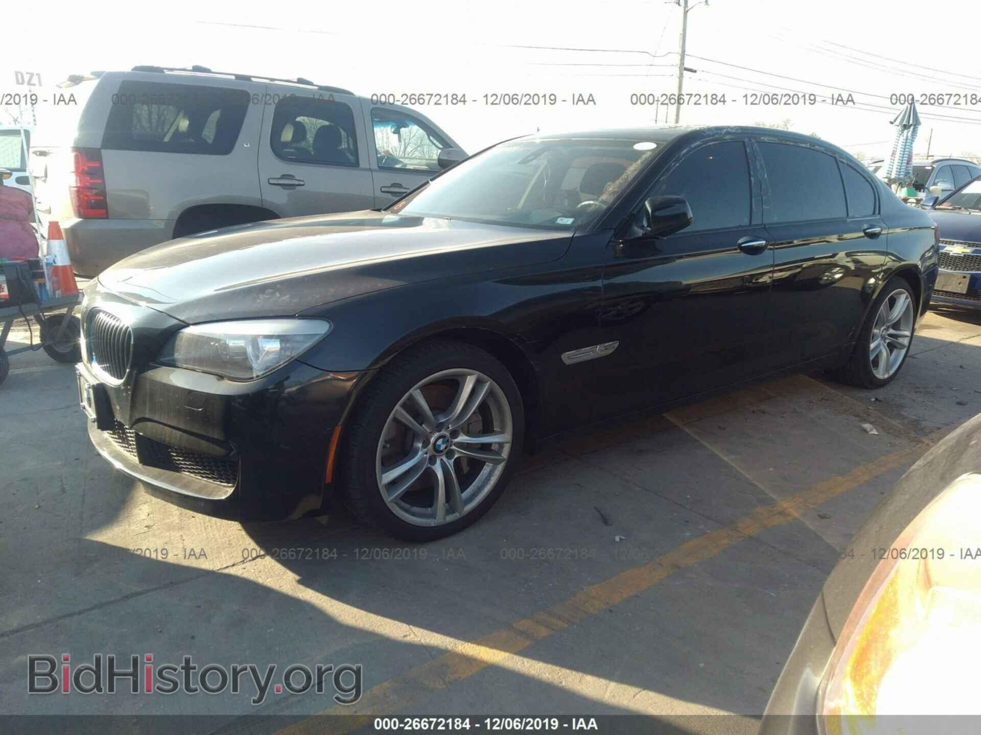 2011 BMW 750 - VIN: WBAKC8C53BC433686 - Фото 2