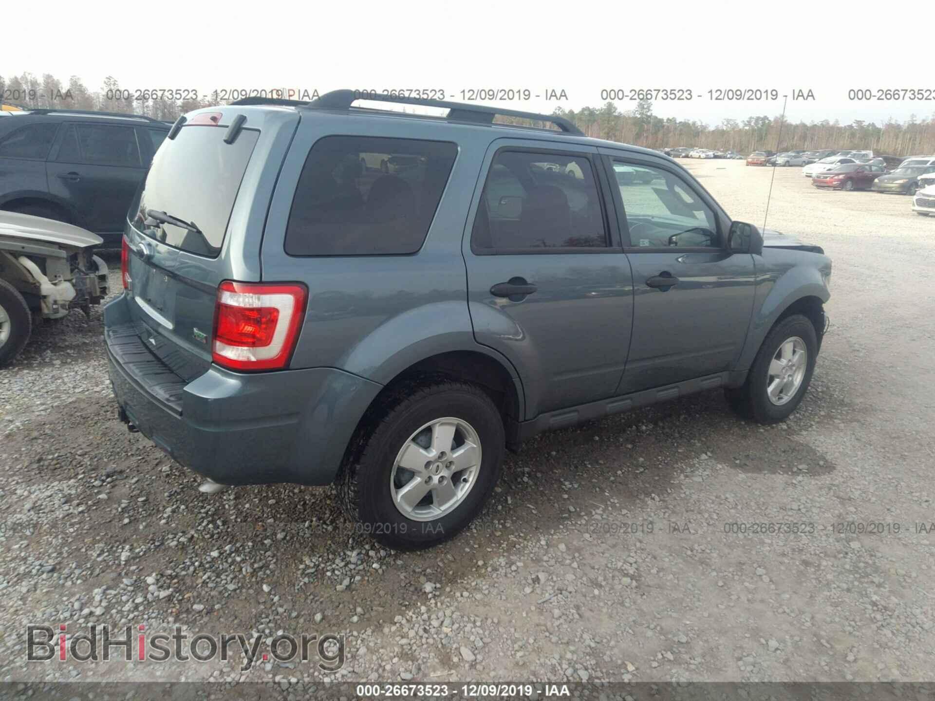 2011 Ford Escape - VIN: 1FMCU0DG2BKC21756 - Photo 4