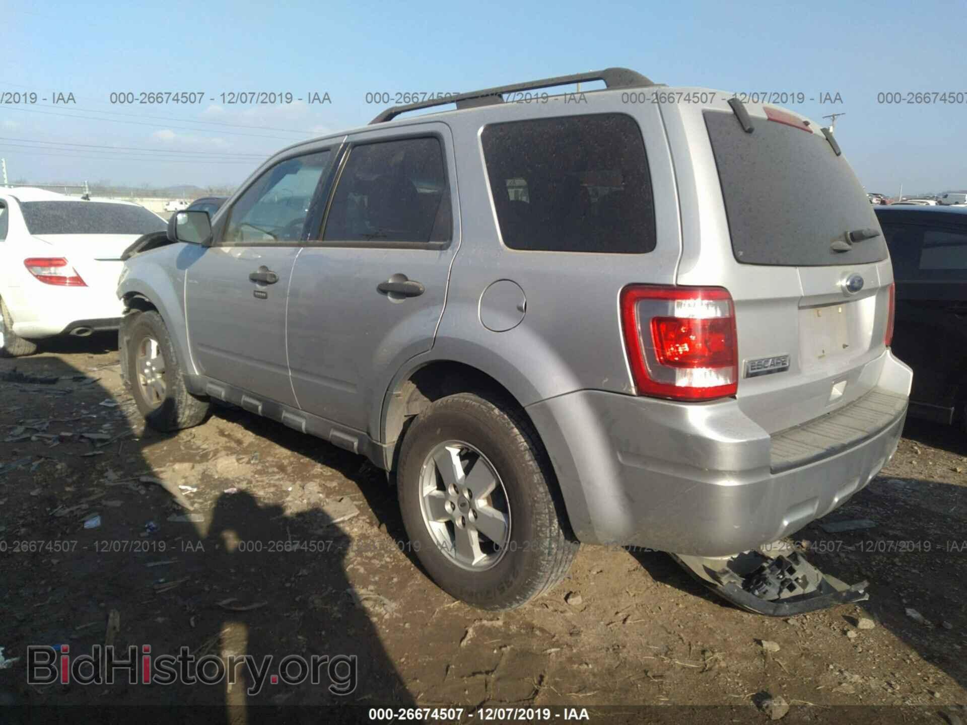 2011 Ford Escape - VIN: 1FMCU9D72BKB26215 - Фото 3