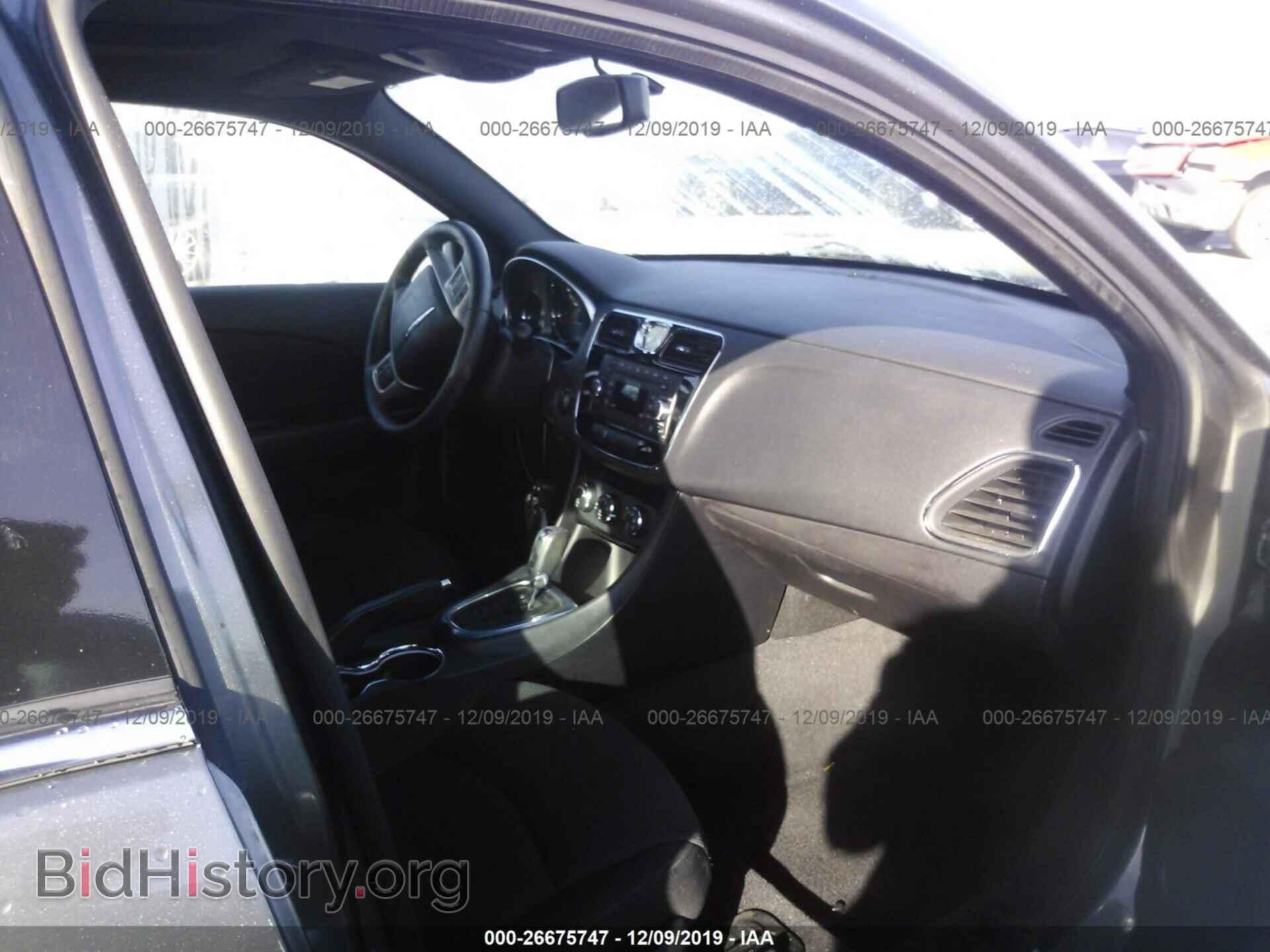 2012 CHRYSLER 200 - VIN: 1C3CCBBG9CN173974 - Фото 5