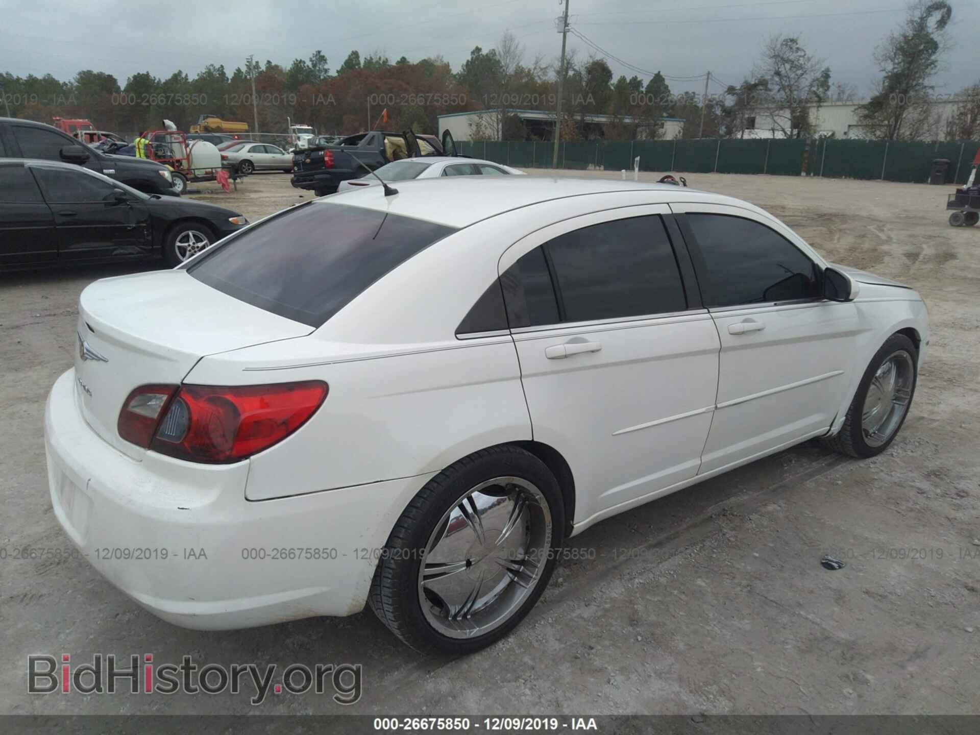 2007 Chrysler Sebring - VIN: 1C3LC46K97N552845 - Фото 4