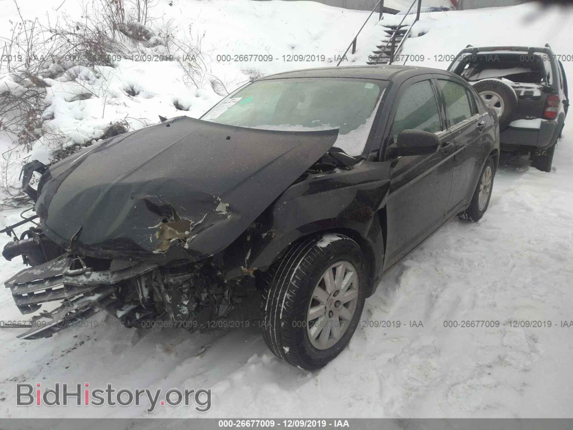 2010 CHRYSLER SEBRING - VIN: 1C3CC4FB2AN123389 - Фото 2