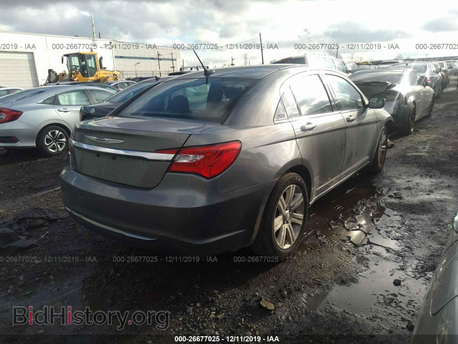 2013 CHRYSLER 200 - VIN: 1C3CCBAB8DN698144 - Фото 4