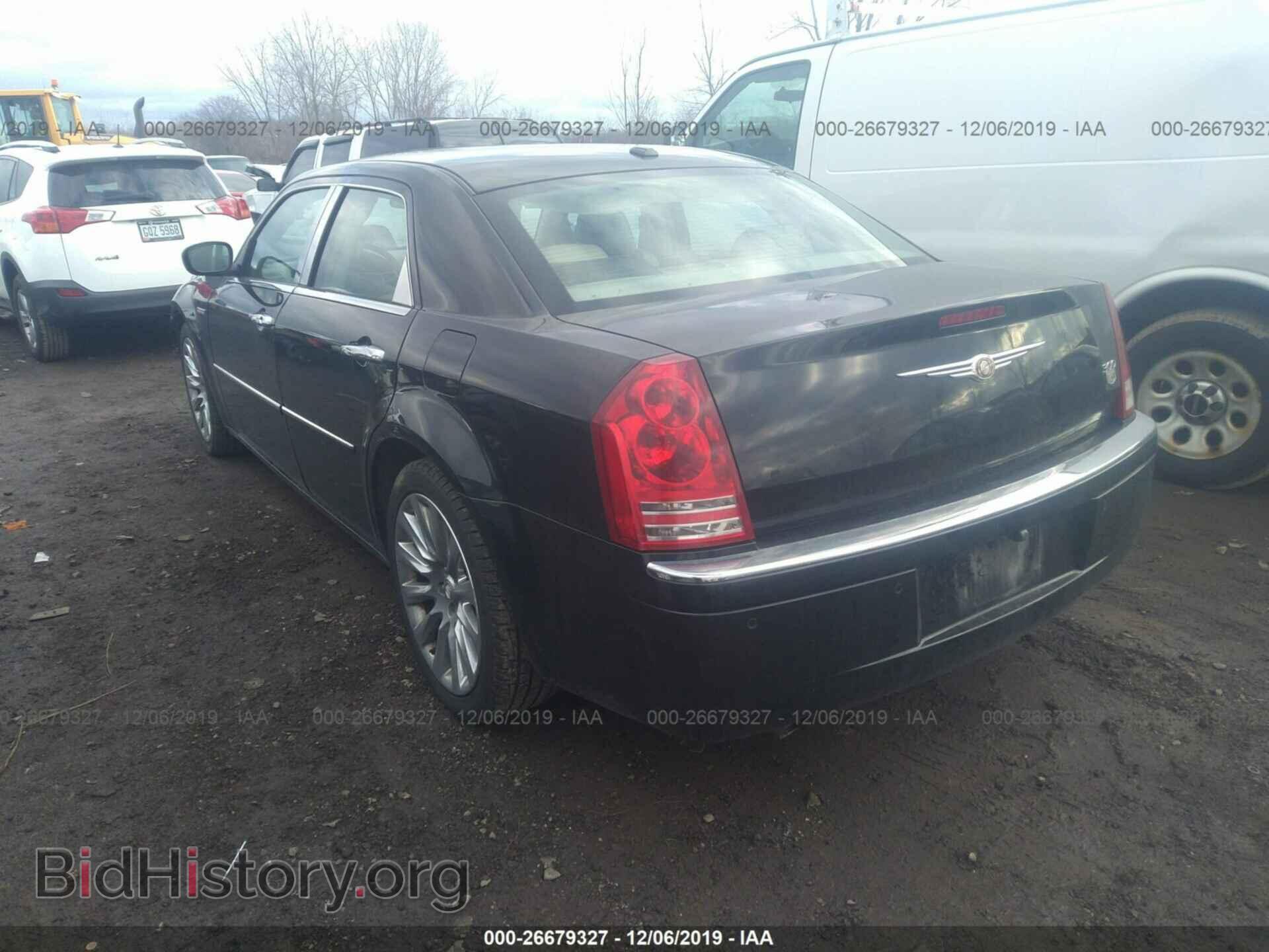 2009 CHRYSLER 300C - VIN: 2C3LA63T09H583010 - Фото 3