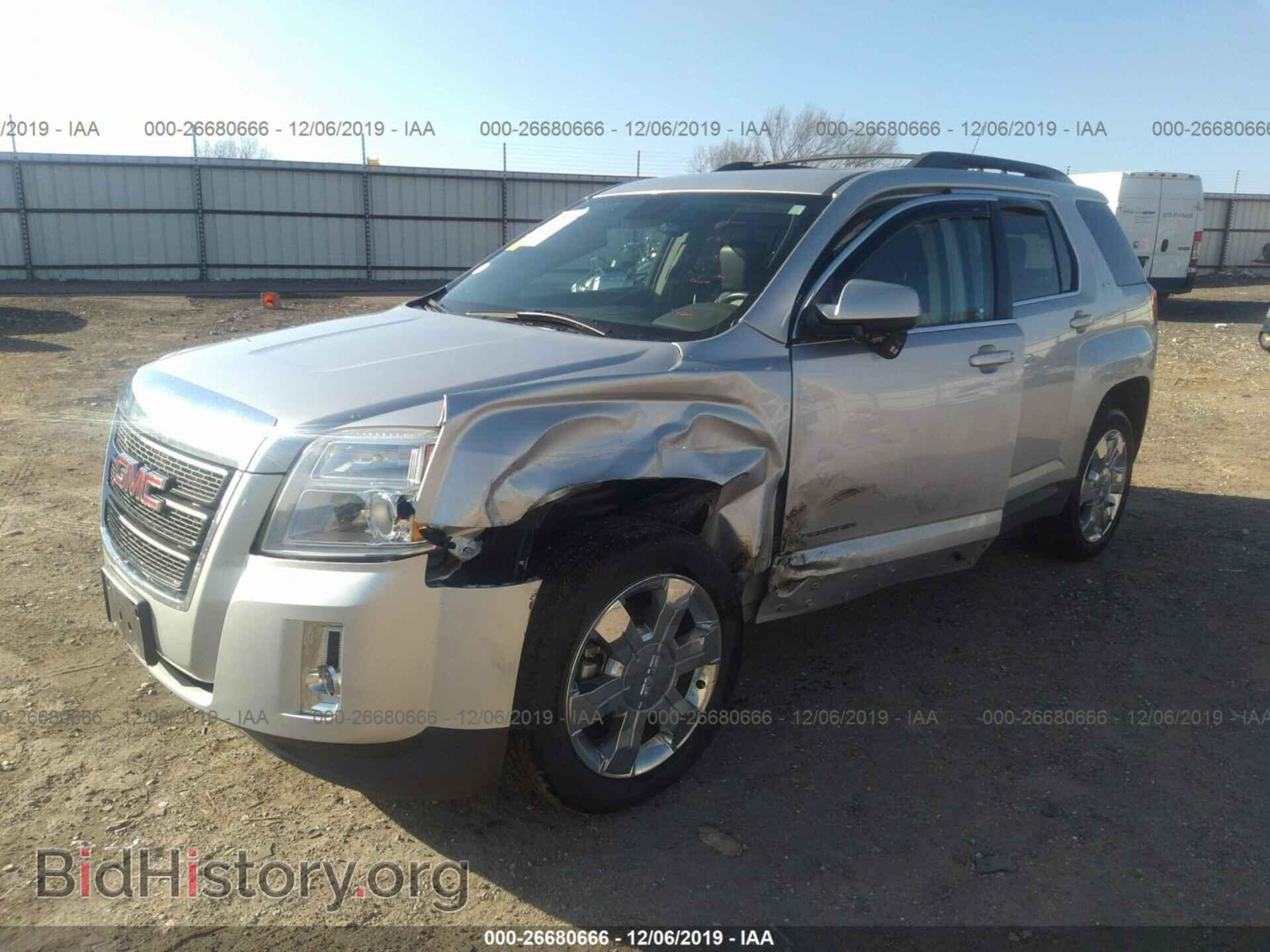 2012 GMC Terrain - VIN: 2GKFLUE52C6107306 - Photo 2