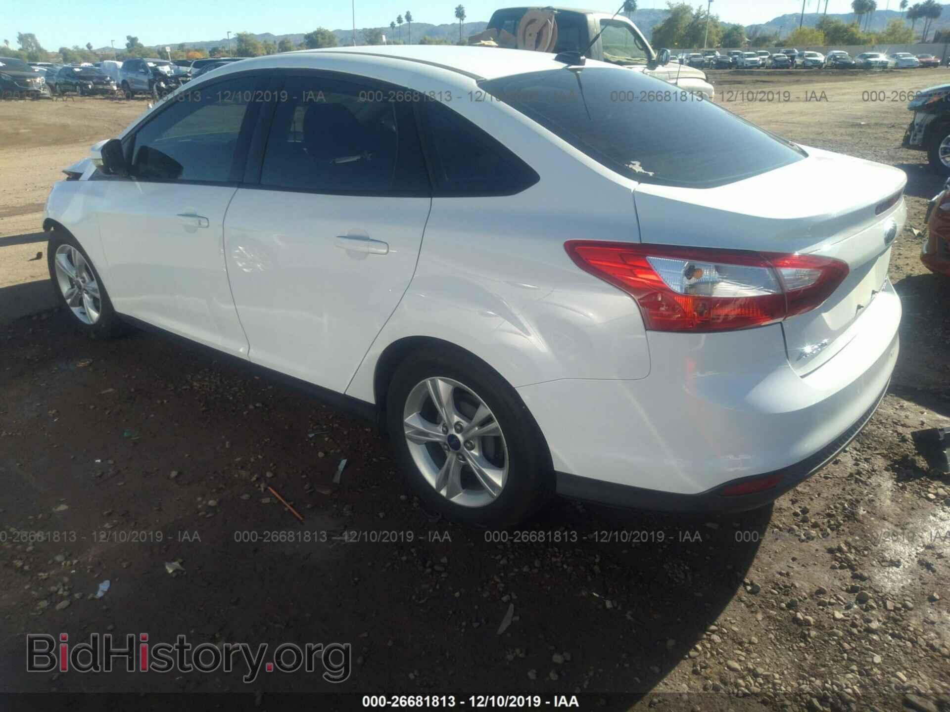 2014 Ford Focus - VIN: 1FADP3F21EL453773 - Photo 3