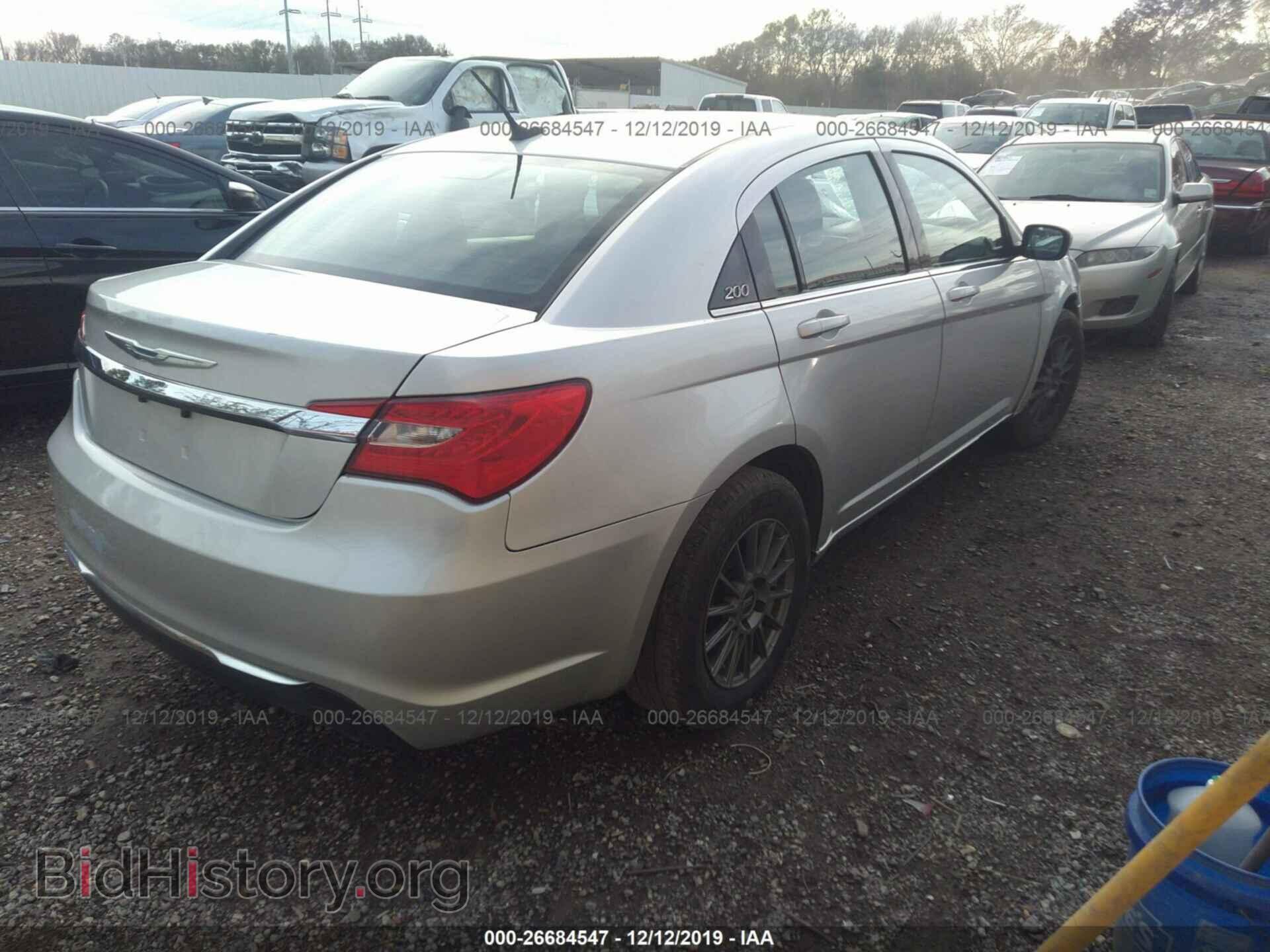 2012 CHRYSLER 200 - VIN: 1C3CCBAB0CN319829 - Photo 4