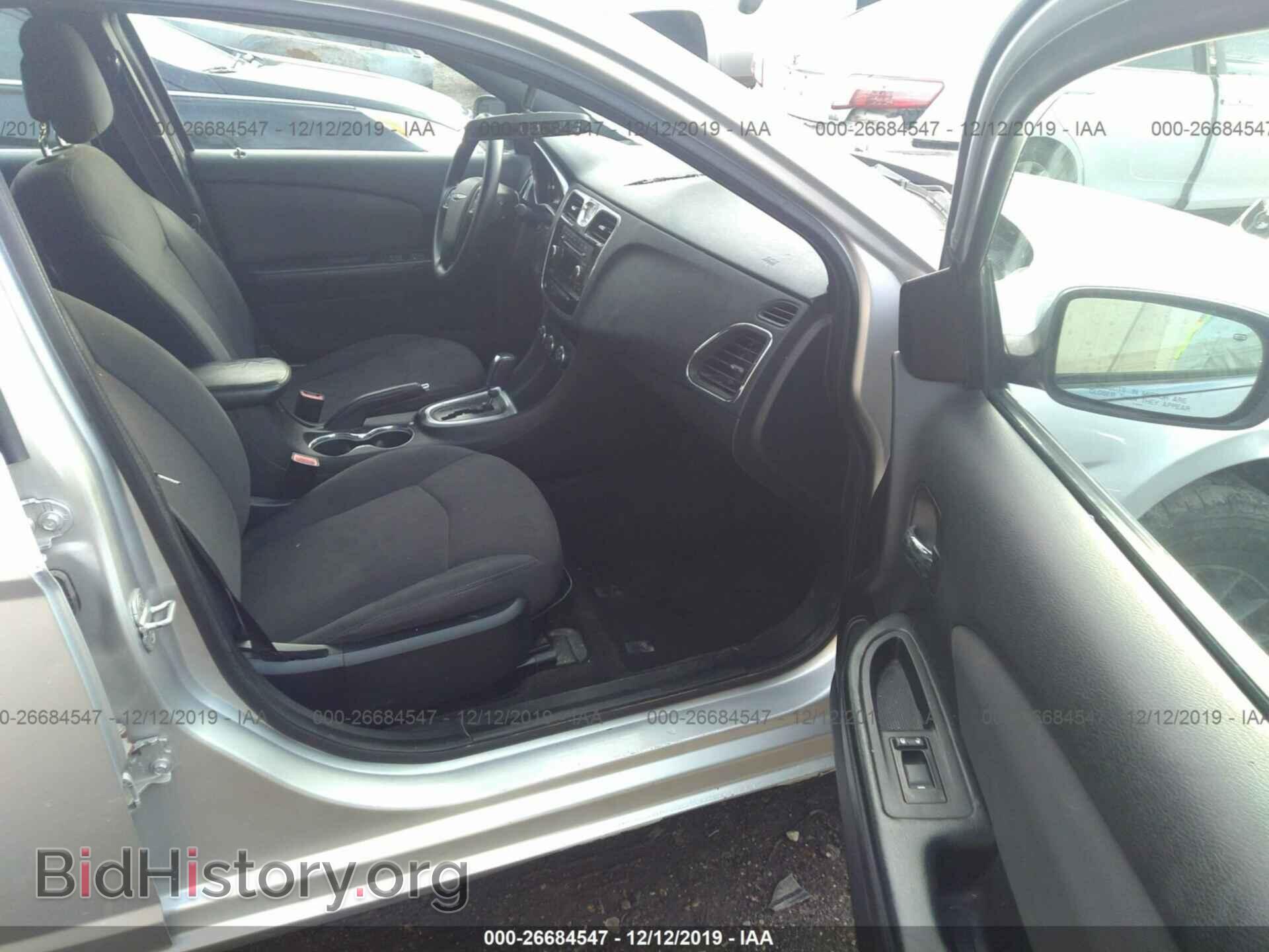 2012 CHRYSLER 200 - VIN: 1C3CCBAB0CN319829 - Photo 5