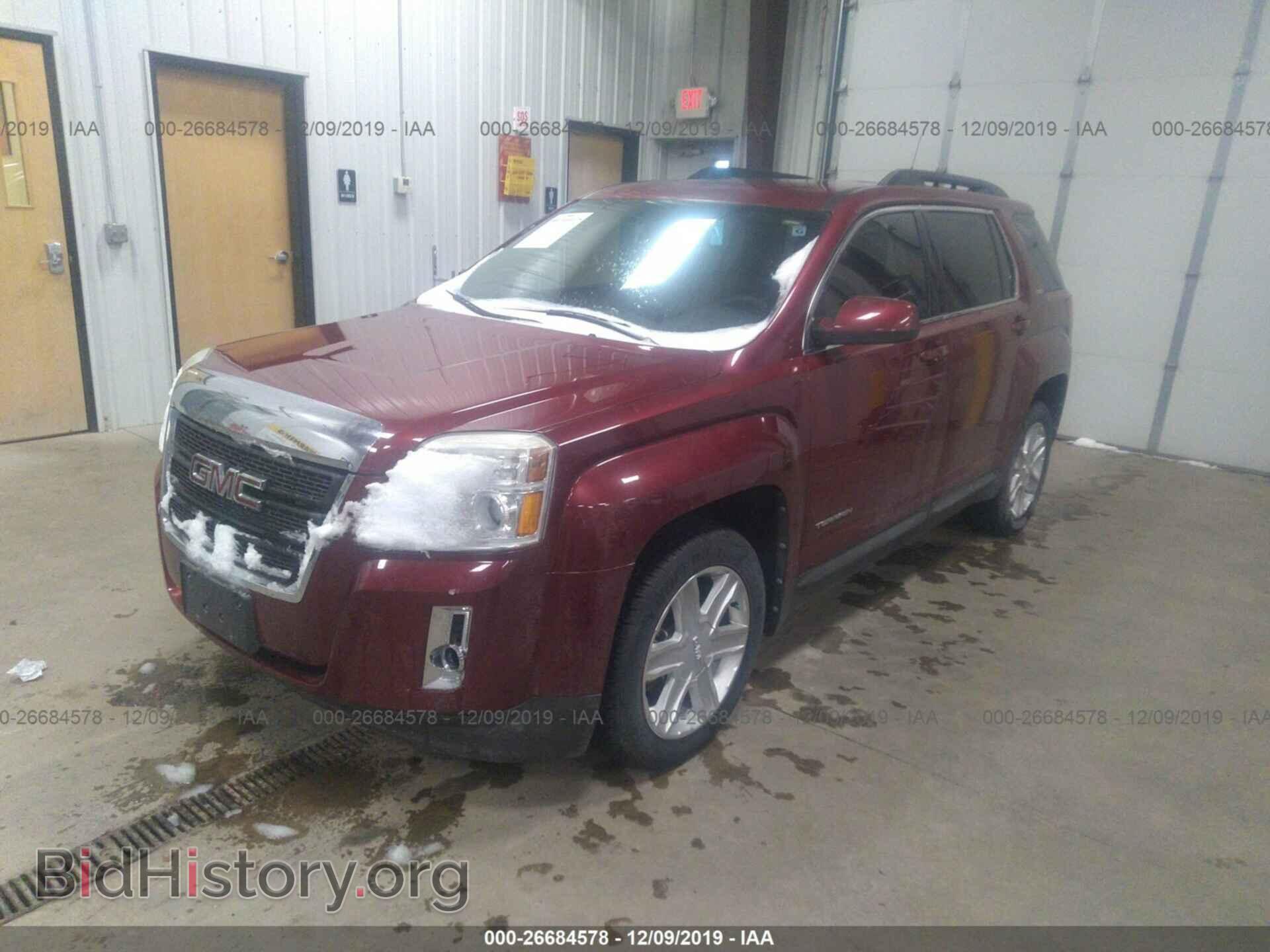 2010 GMC Terrain - VIN: 2CTFLGEW2A6297681 - Photo 2
