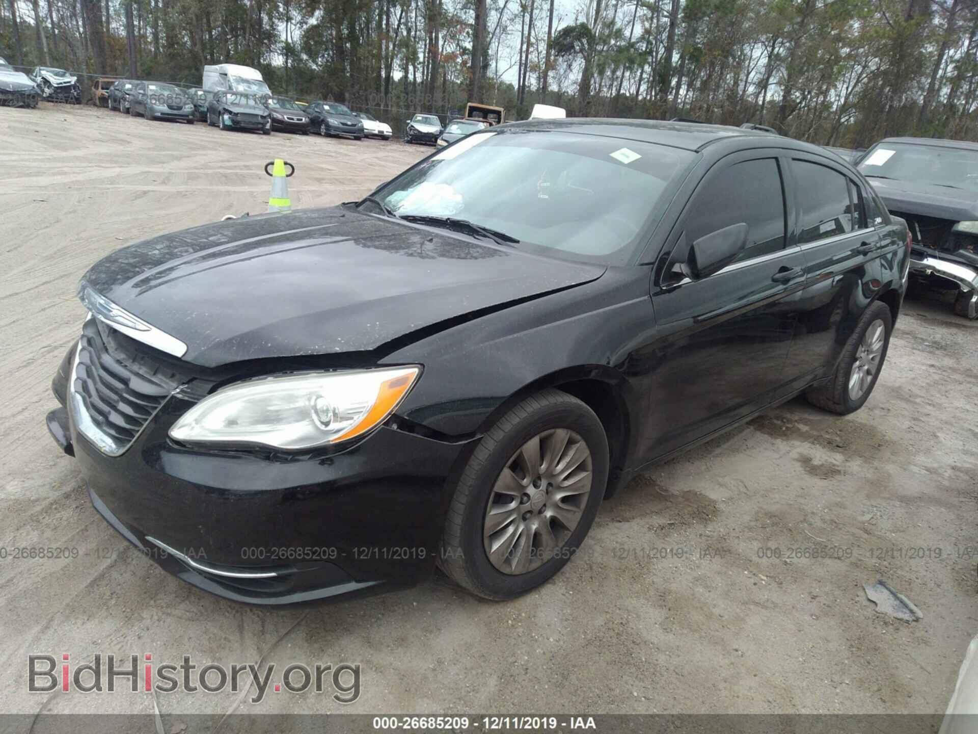 2014 CHRYSLER 200 - VIN: 1C3CCBAB8EN209775 - Фото 2