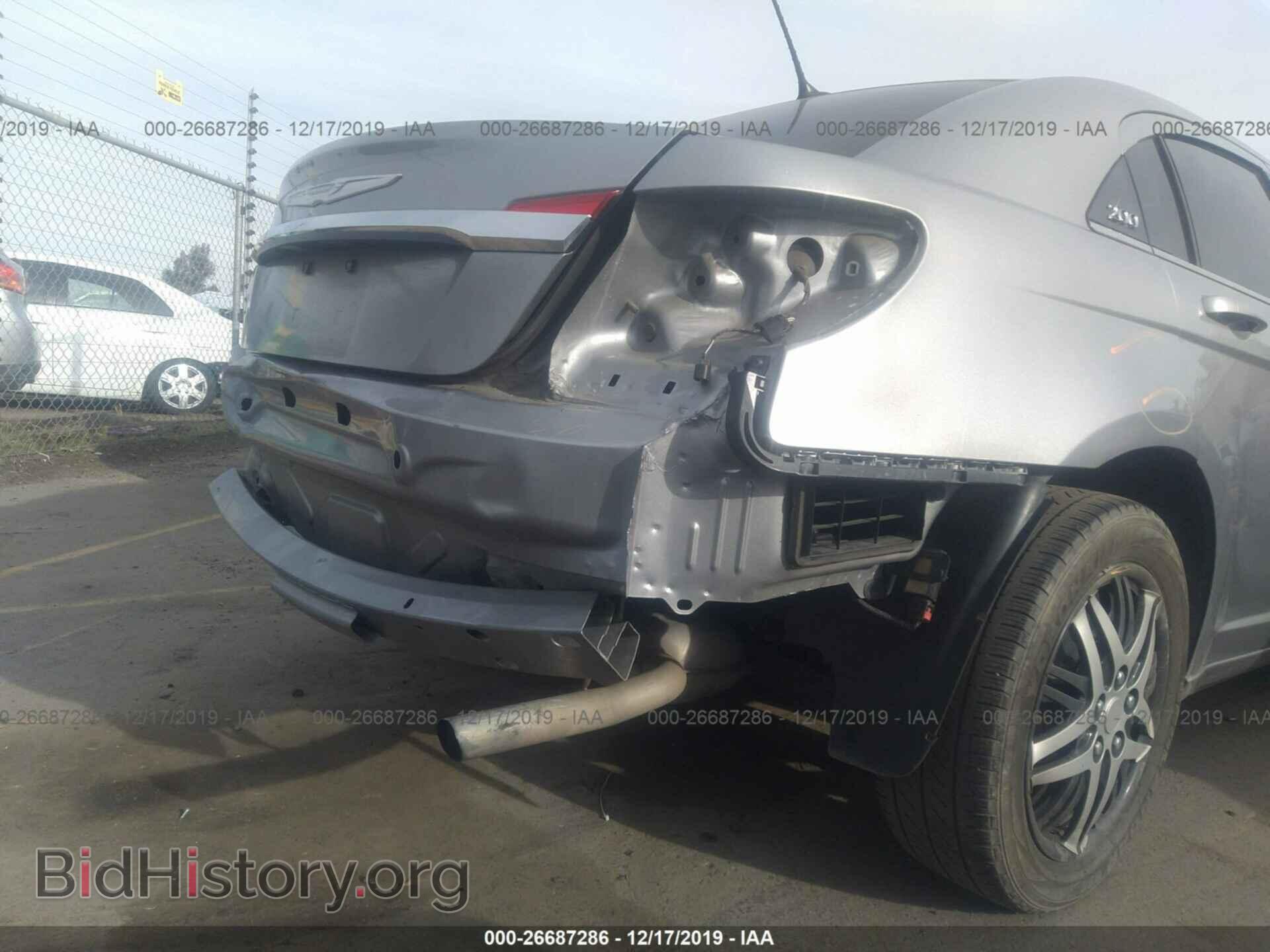 2013 CHRYSLER 200 - VIN: 1C3CCBAB0DN642392 - Фото 6