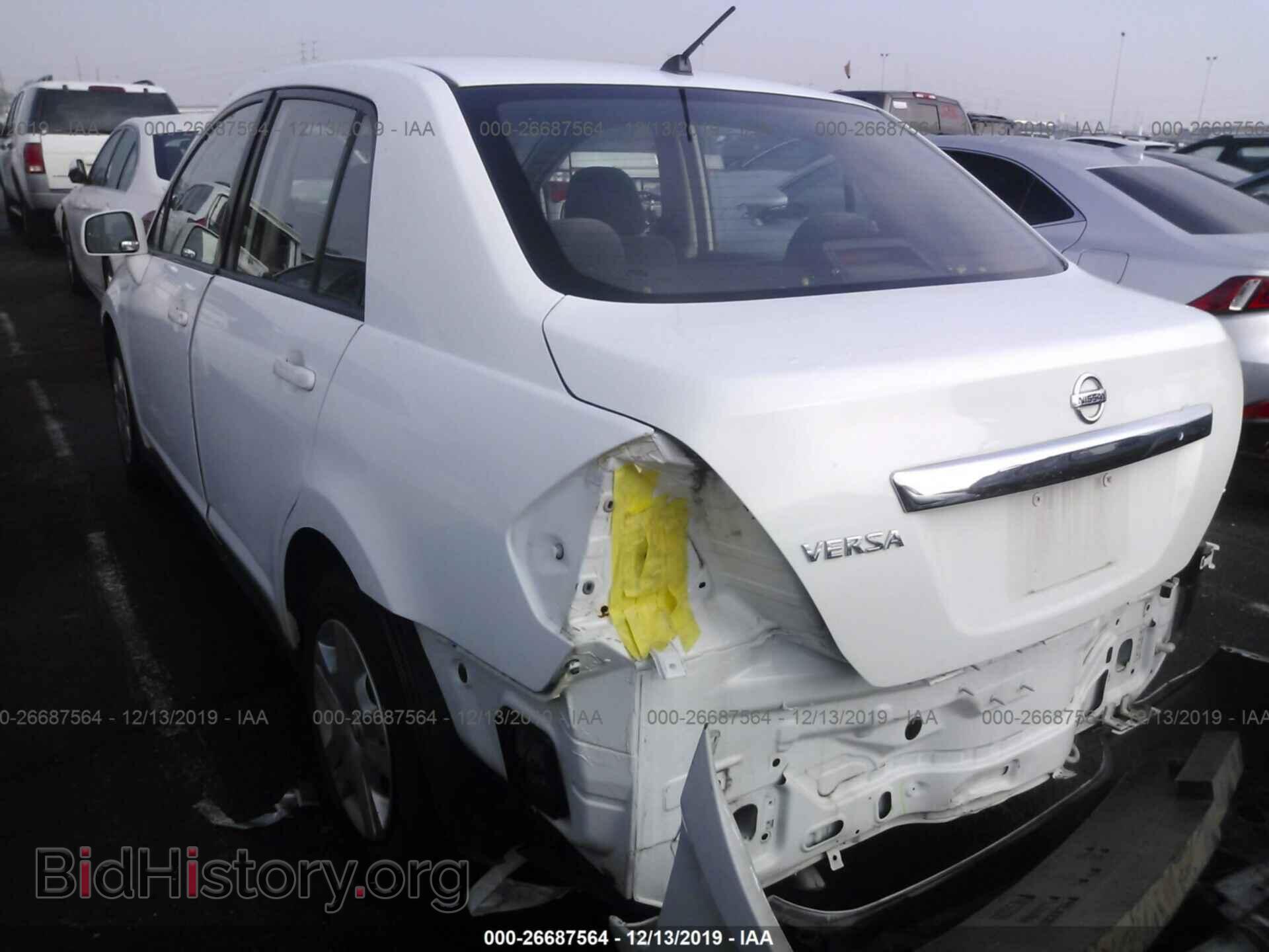 2010 Nissan Versa - VIN: 3N1BC1AP2AL365191 - Фото 3