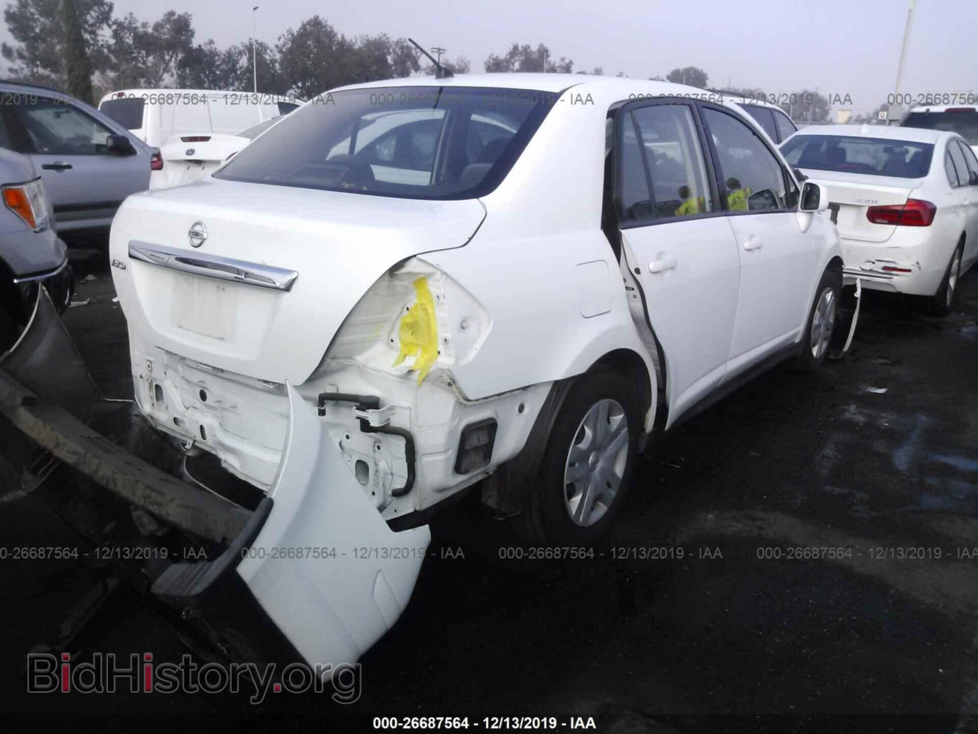 2010 Nissan Versa - VIN: 3N1BC1AP2AL365191 - Фото 4