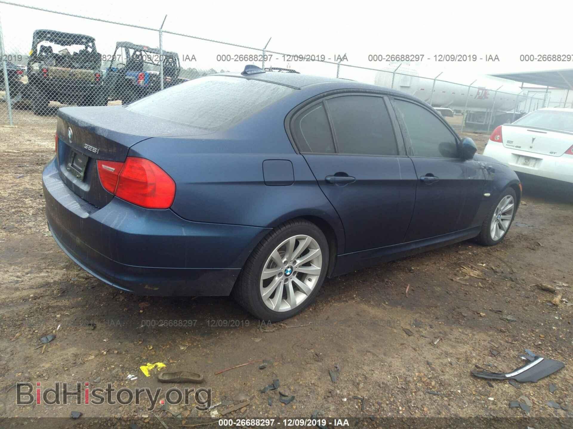 2011 BMW 328 - VIN: WBAPH7C58BE852025 - Фото 4