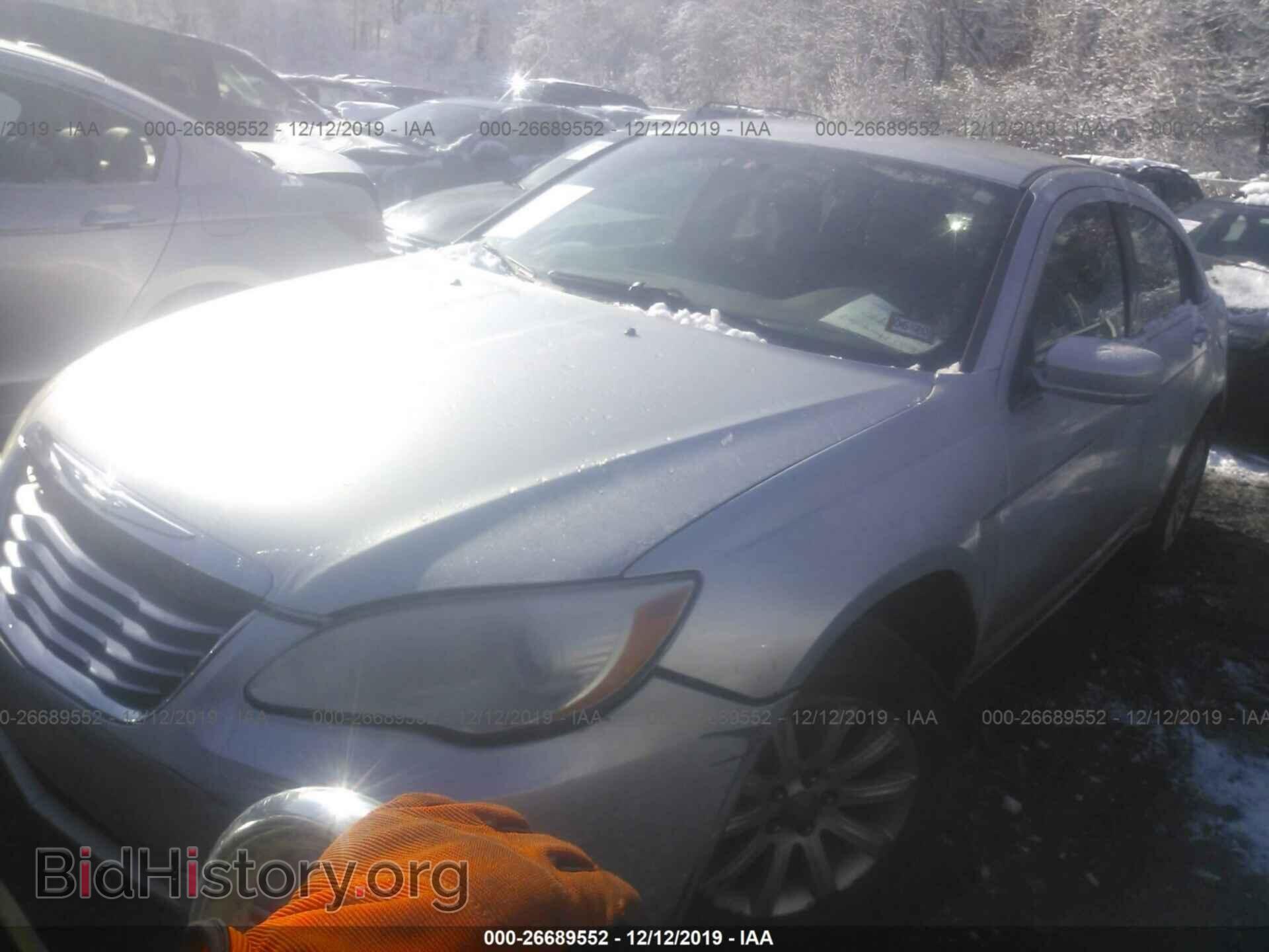 2011 CHRYSLER 200 - VIN: 1C3BC1FB2BN535405 - Фото 2