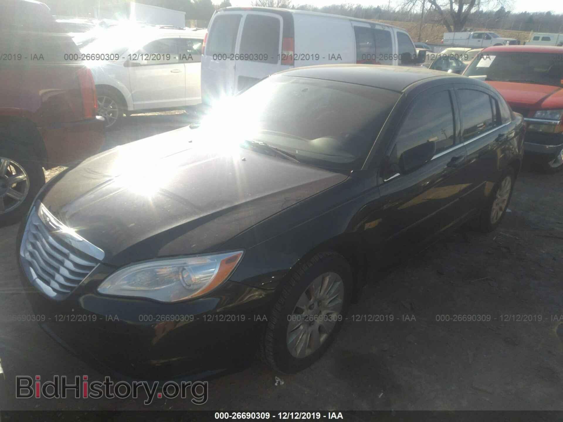 2011 CHRYSLER 200 - VIN: 1C3BC4FB4BN521345 - Photo 2